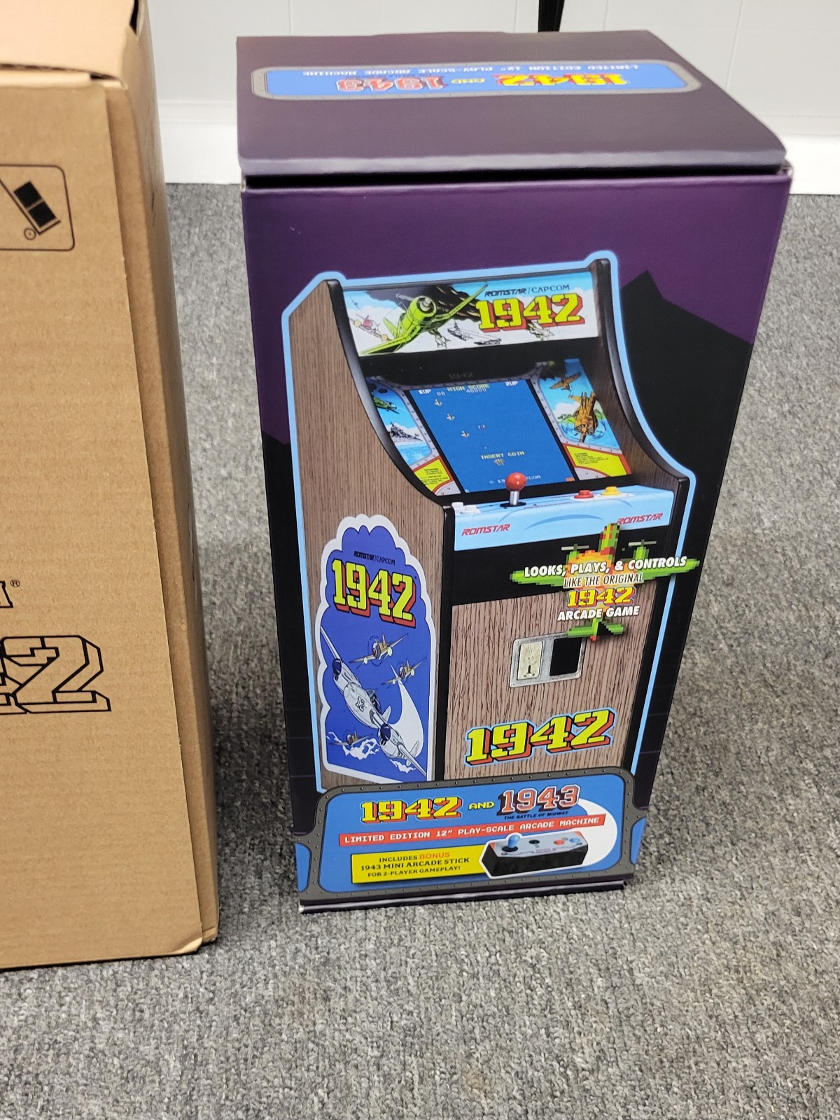 Replicade 1942 New Wave Toys Arcade Cabinet 1/6th Scale