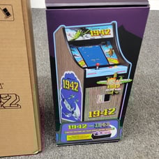 Replicade 1942 New Wave Toys Arcade Cabinet 1/6th Scale