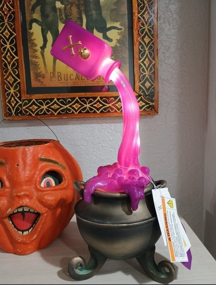 LED Witch Cauldron Pouring Magic Spell Potion Halloween Haunted House New