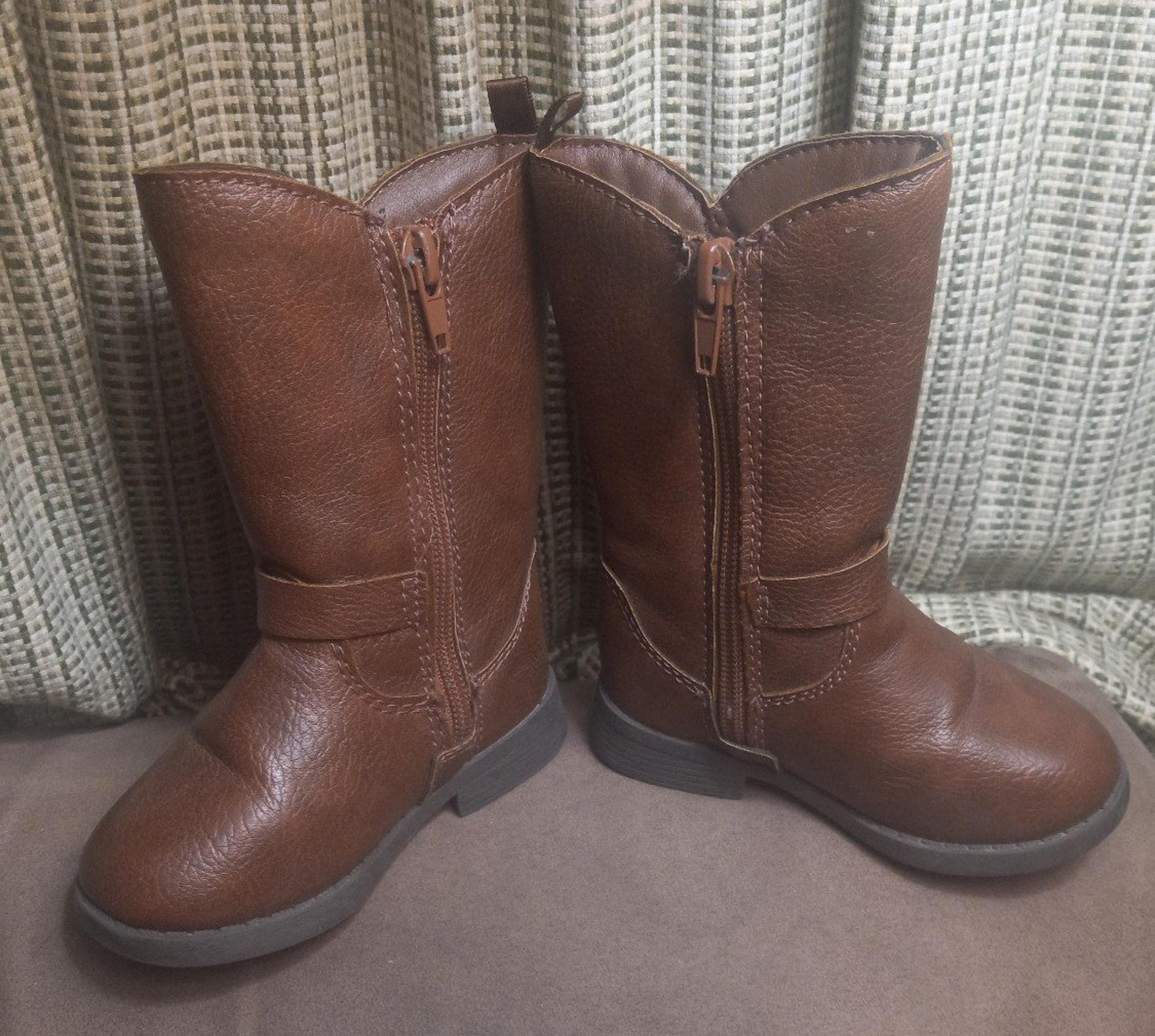 Little girl Oshkosh boots size 5