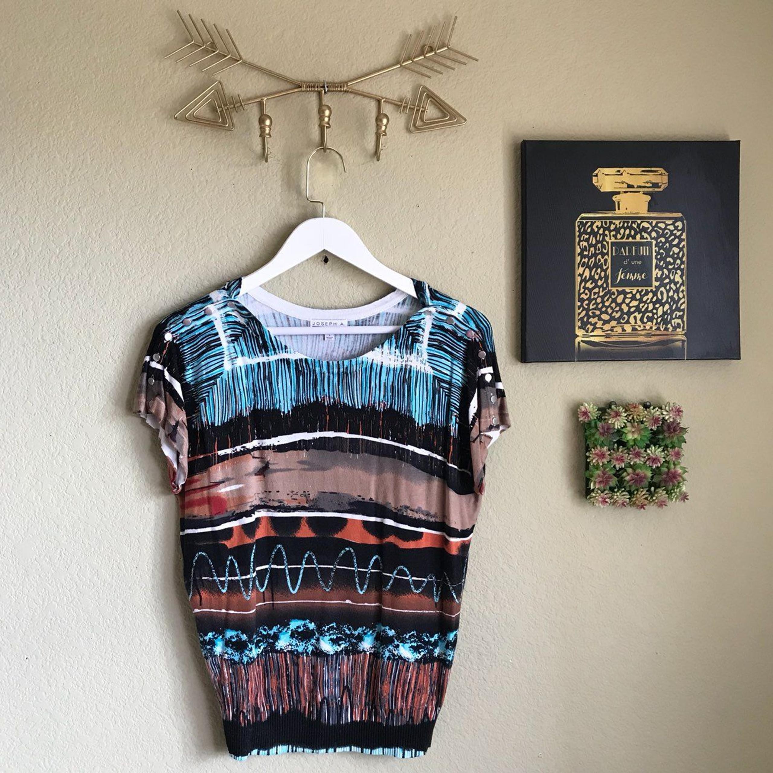 Joseph A. Abstract Pattern Knit Top