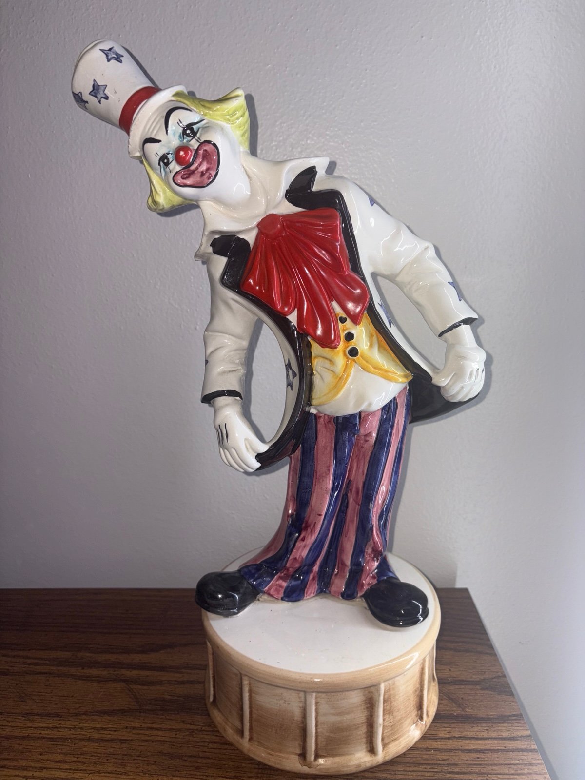 COLLECTIBLE FIGURINE CAPODIMONTE LG 17.5 CLOWN BLUE STARS ATOP DRUM ITALY