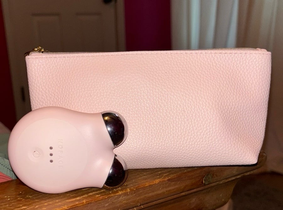 Nuface Mini Device Pink + Travel Case