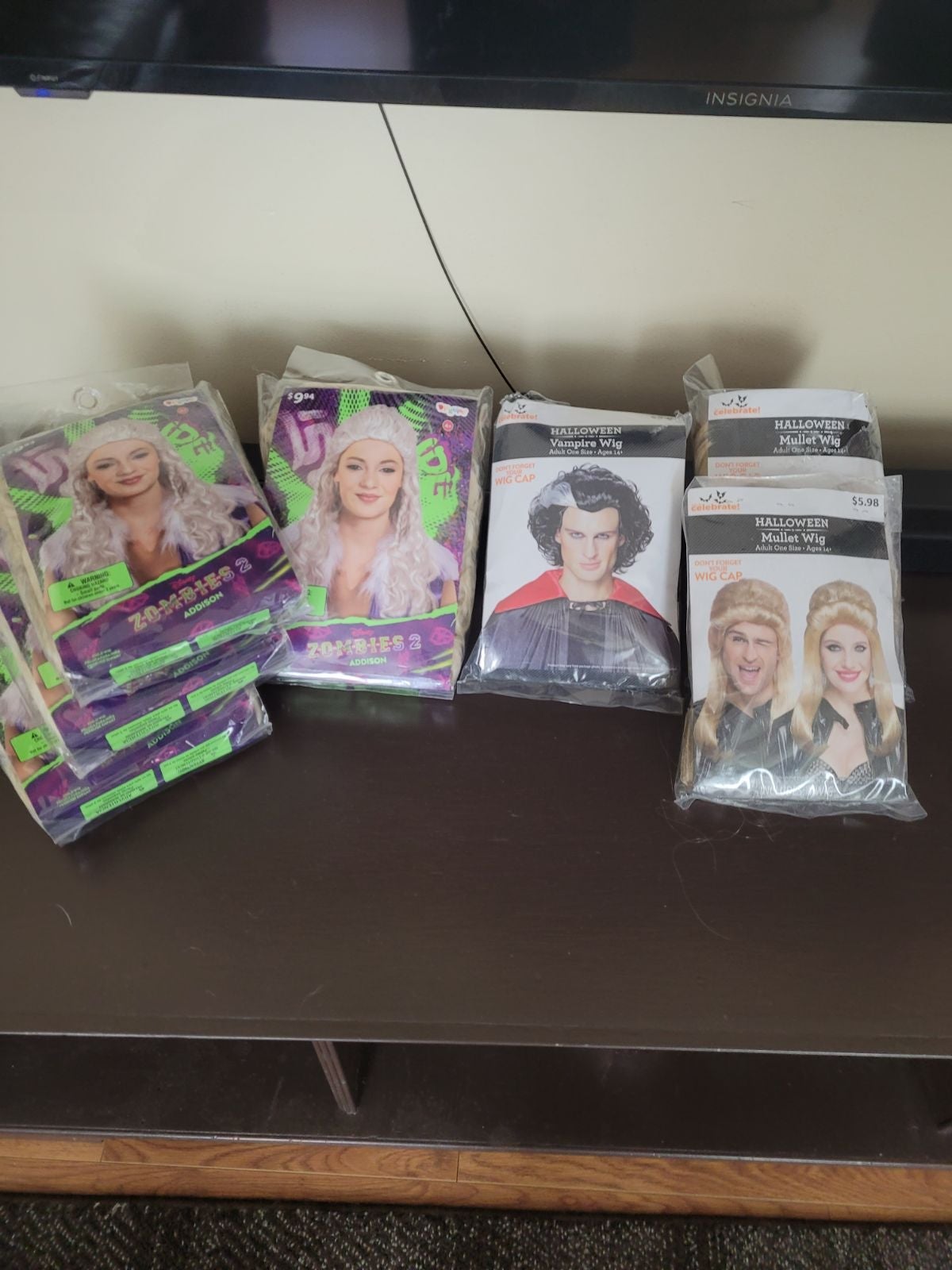 Halloween wigs,masks,pretend knifes