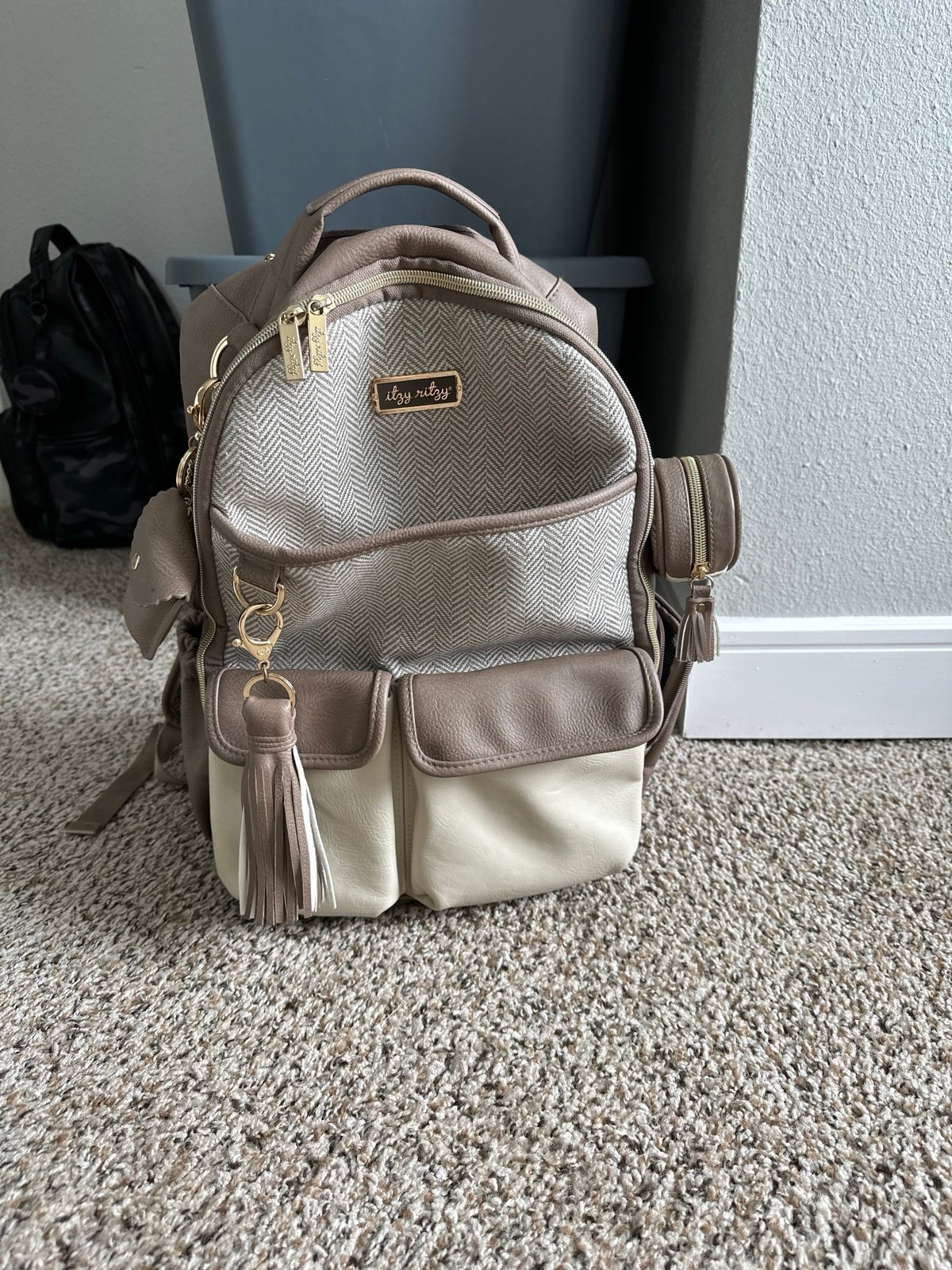 Itzy Ritzy Vanilla Latte Boss Backpack Diaper Bag Bundle