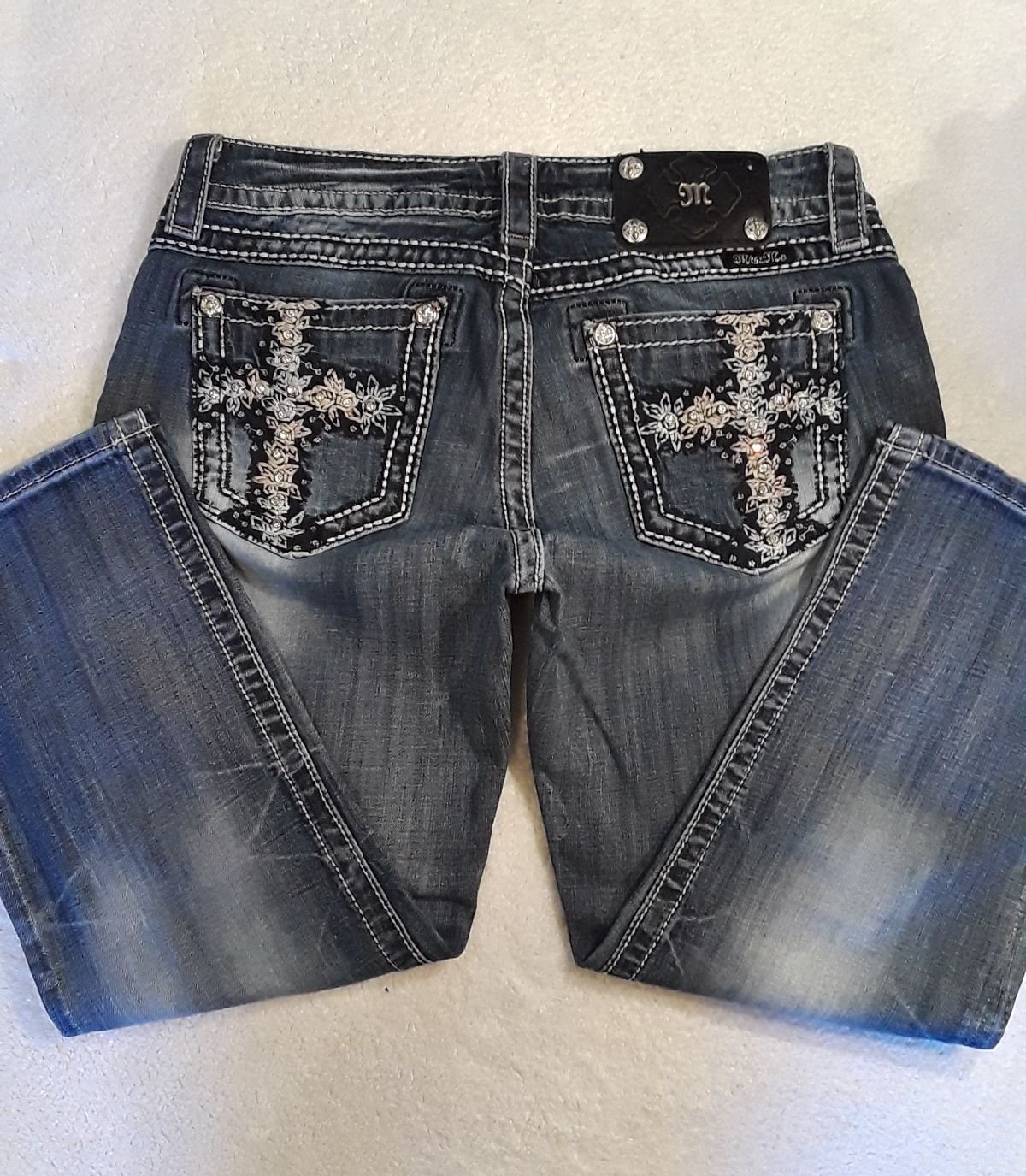 Miss Me Cuffed Capris. Womens Size: W28x20 1/2L