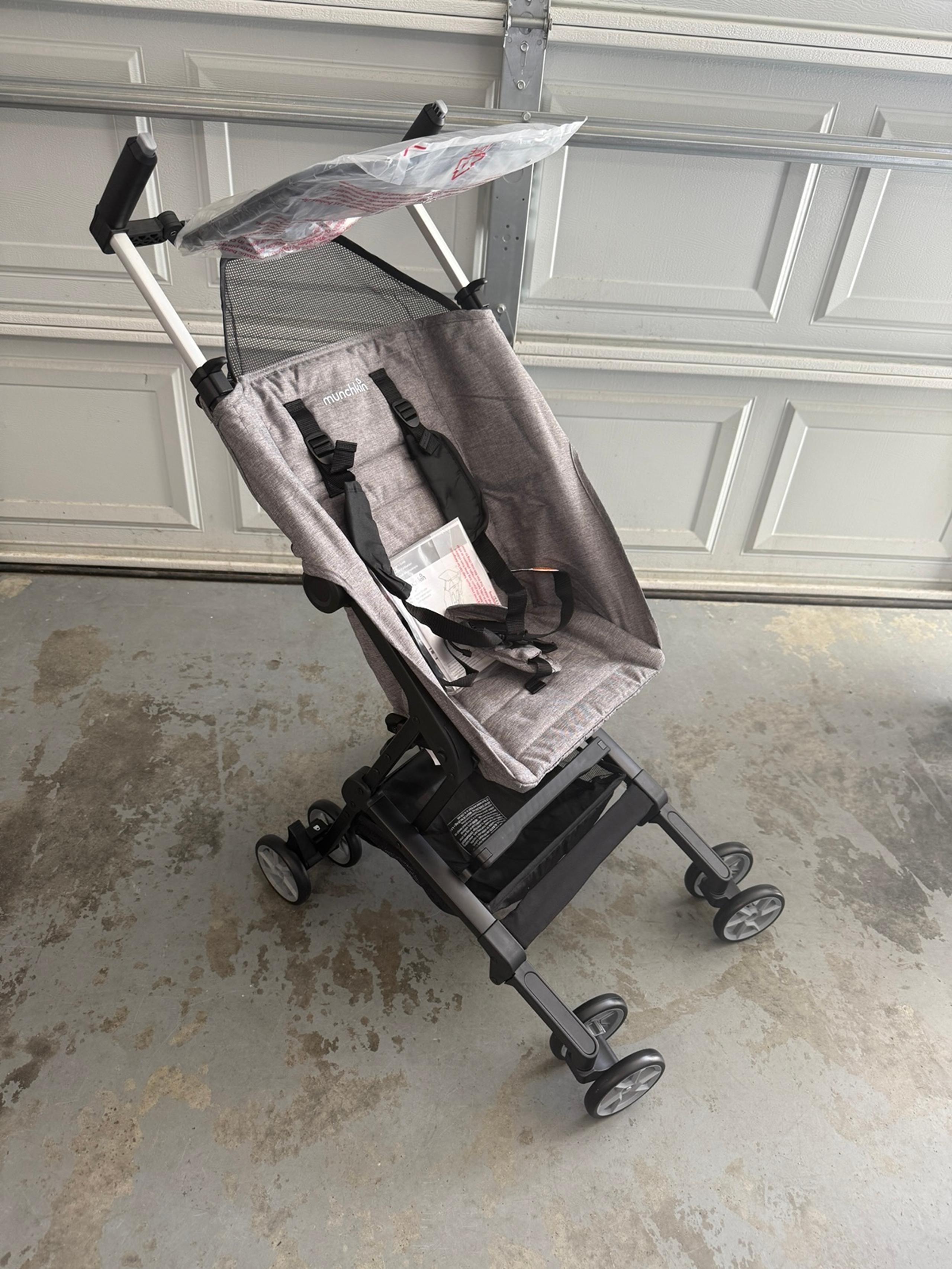 Munchkin Sparrow Travel Baby Stroller, Ultra Compact and Lightweight, for Babies