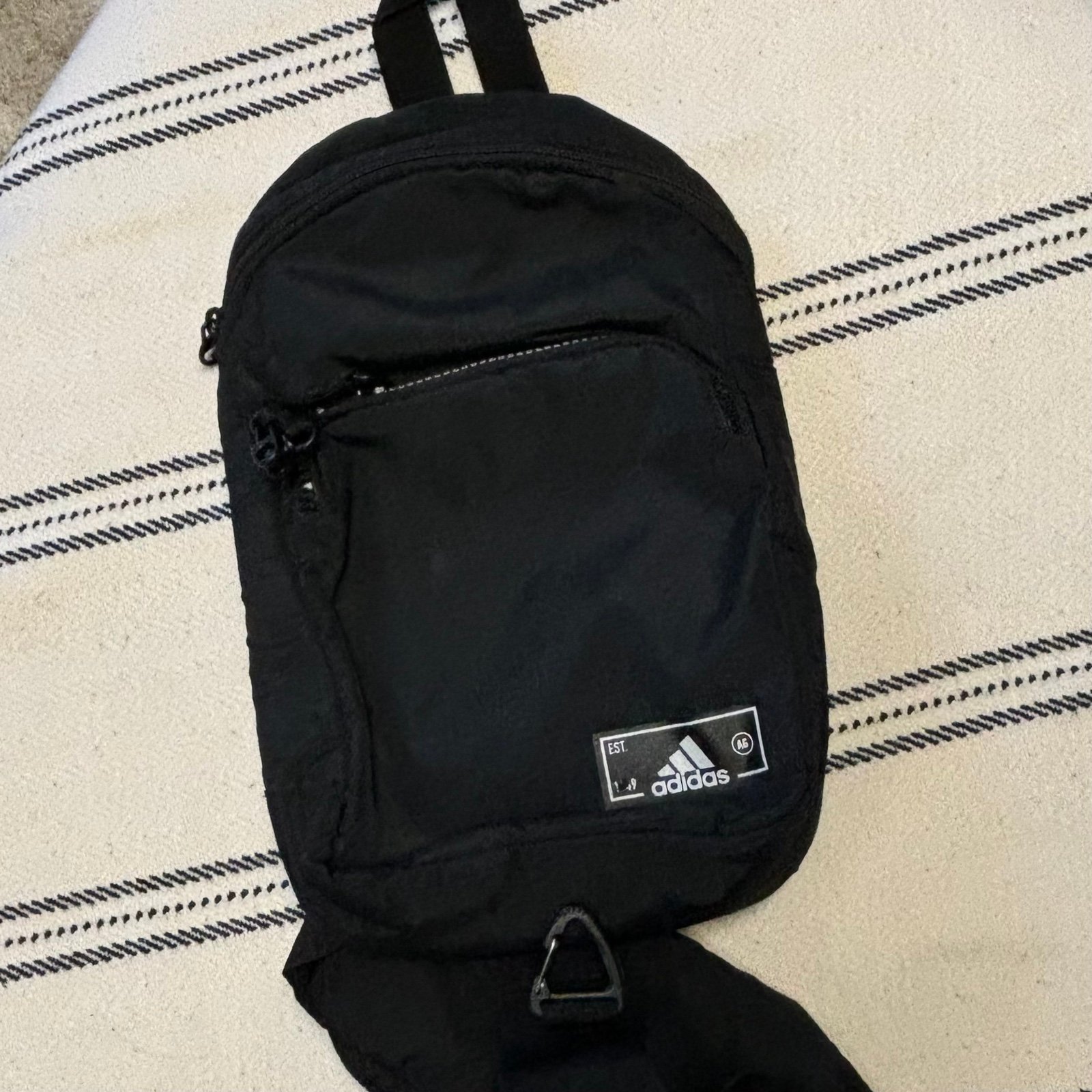 Adidas essentials 2 sling bag