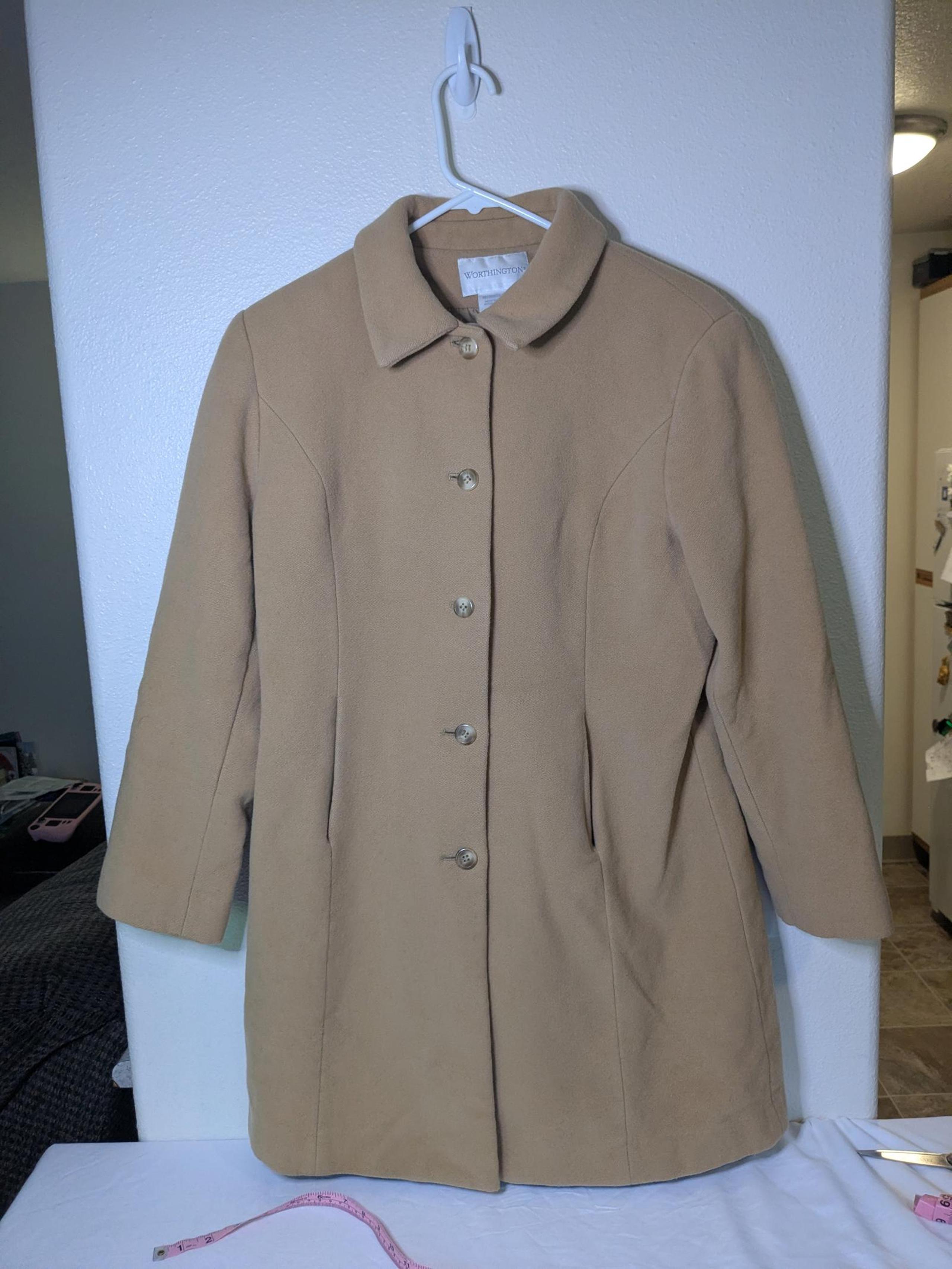 EUC Worthington Women's Size Medium Classic Tan Wool Coat