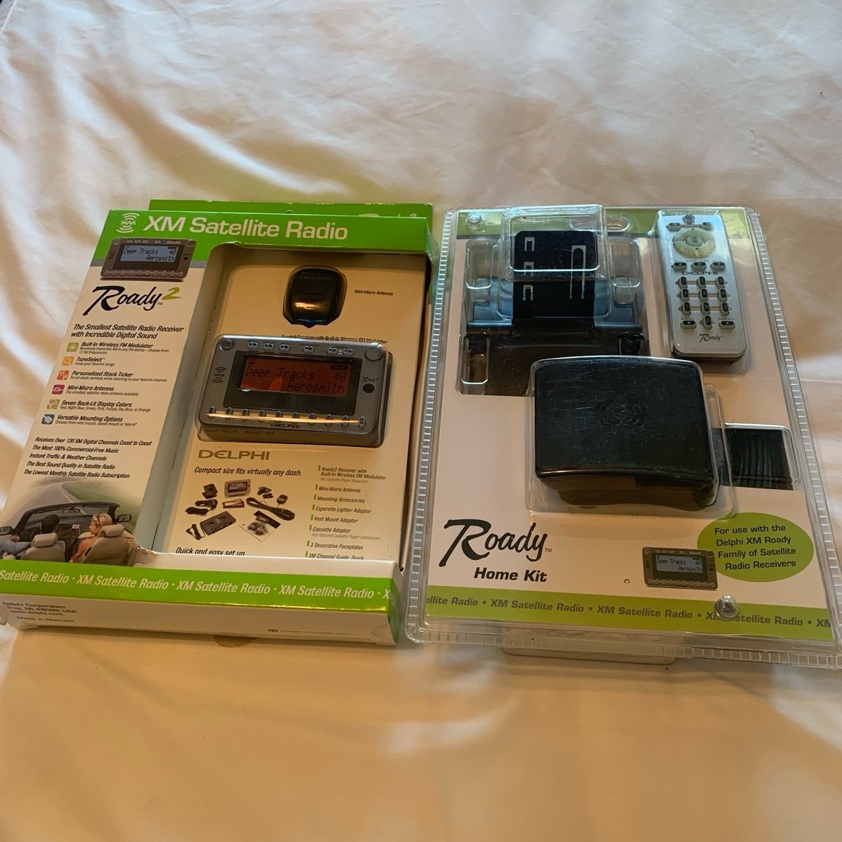 Delphi Ready 2 XM Satellite Radio & Delphi Roady Home Kit NWT