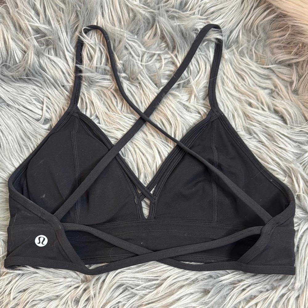 Lululemon sports bra size 10
