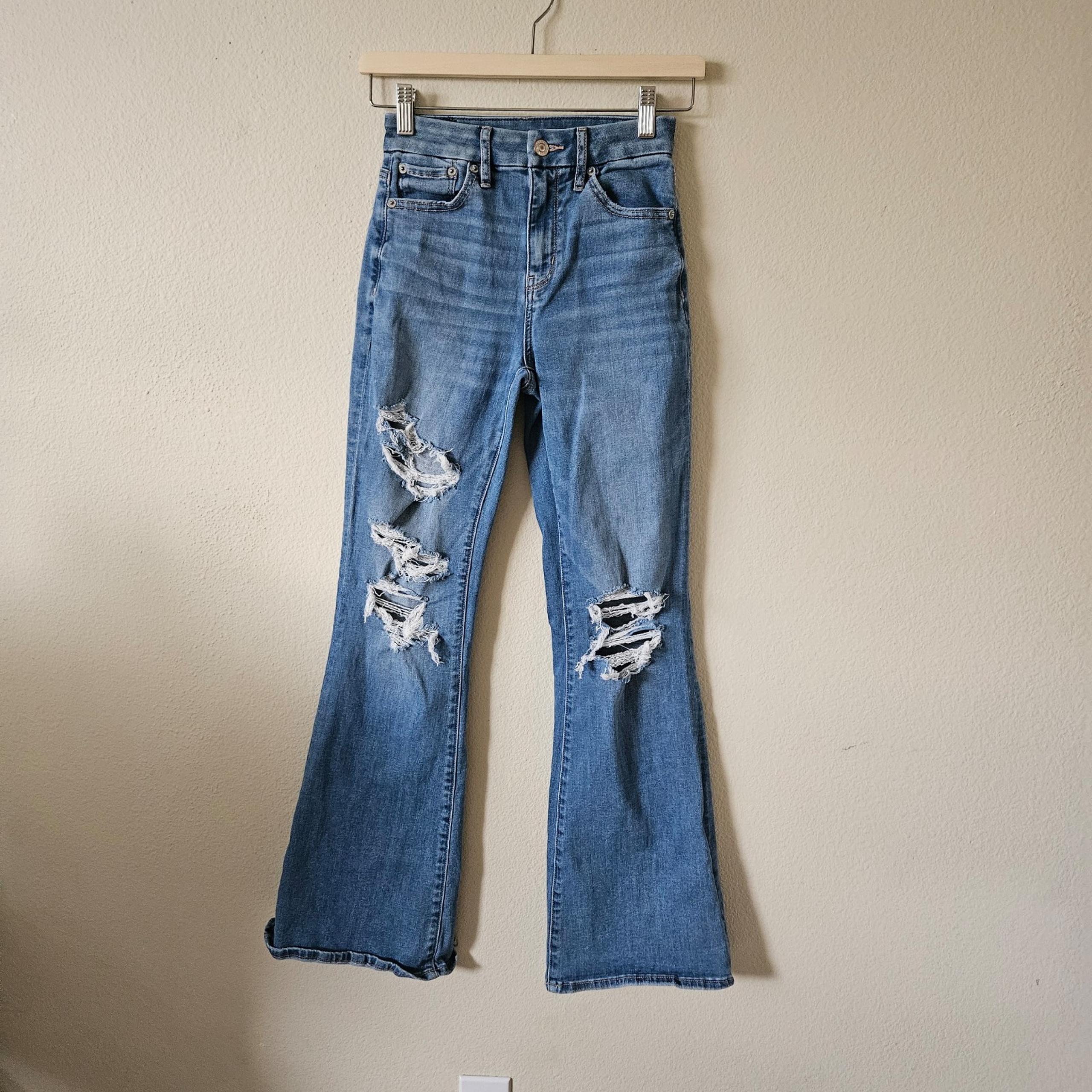 American Eagle AE Stretch Curvy Ripped Super High-Waisted Flare Jean 00R