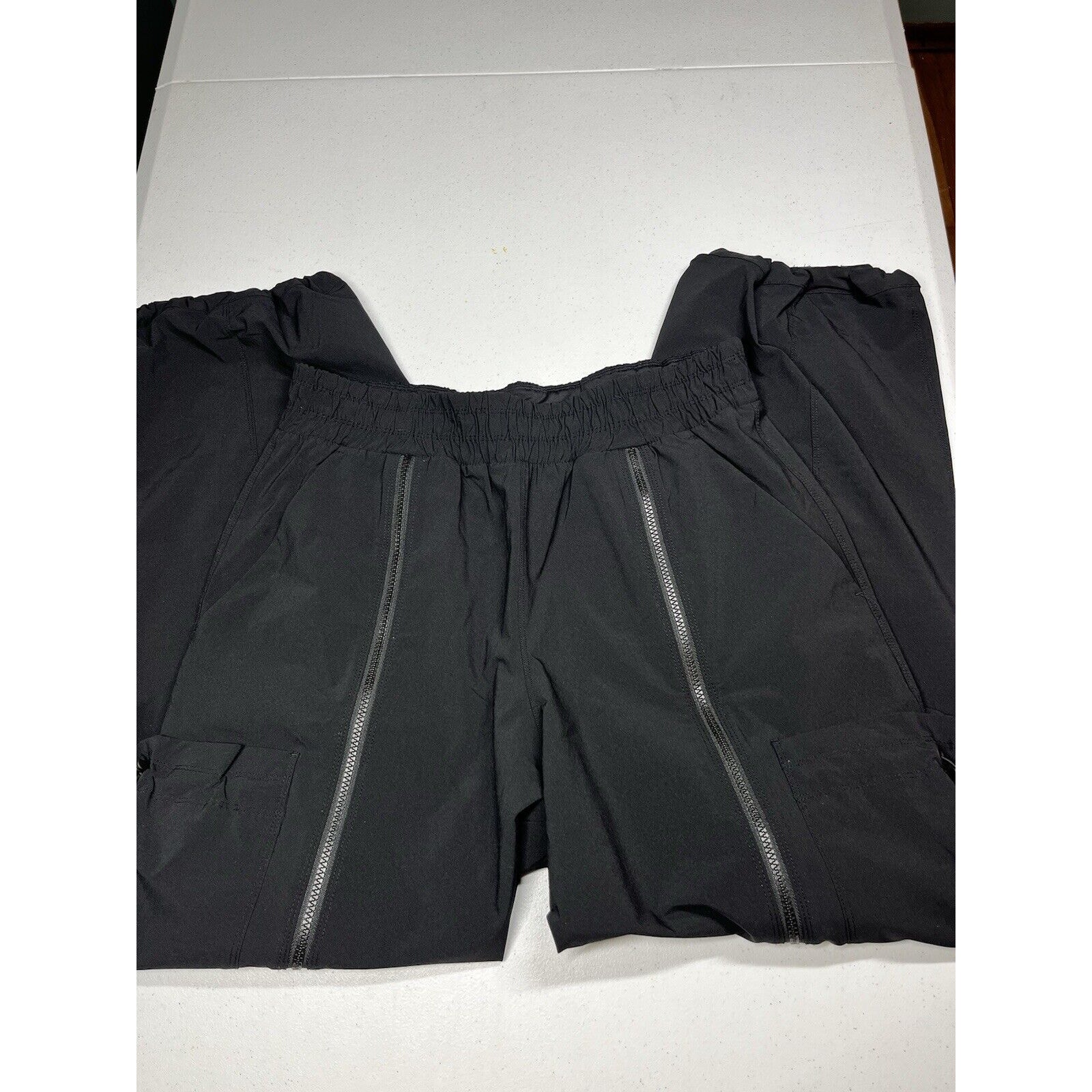 Athleta Stay Fly Pants Joggers Black M Zipper Vents Cargo Pockets