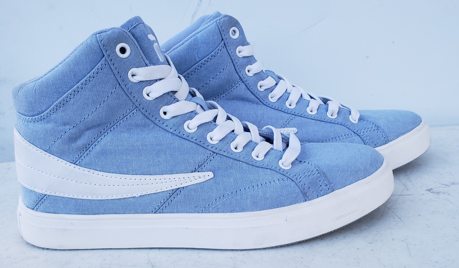 Men's Fila Hi Top Sneakers - Model: 5SC60325-421 - Light Blue/White - Size: 8.5
