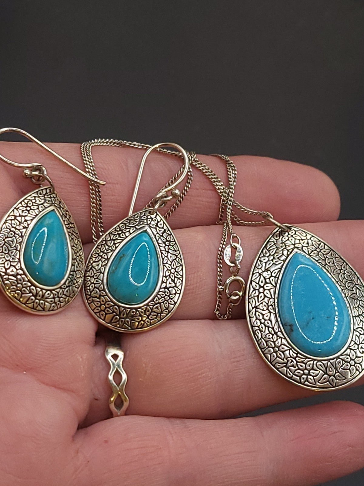 STERLING SILVER TURQUOISE NECKLACE AND EARRINGS. # 1213