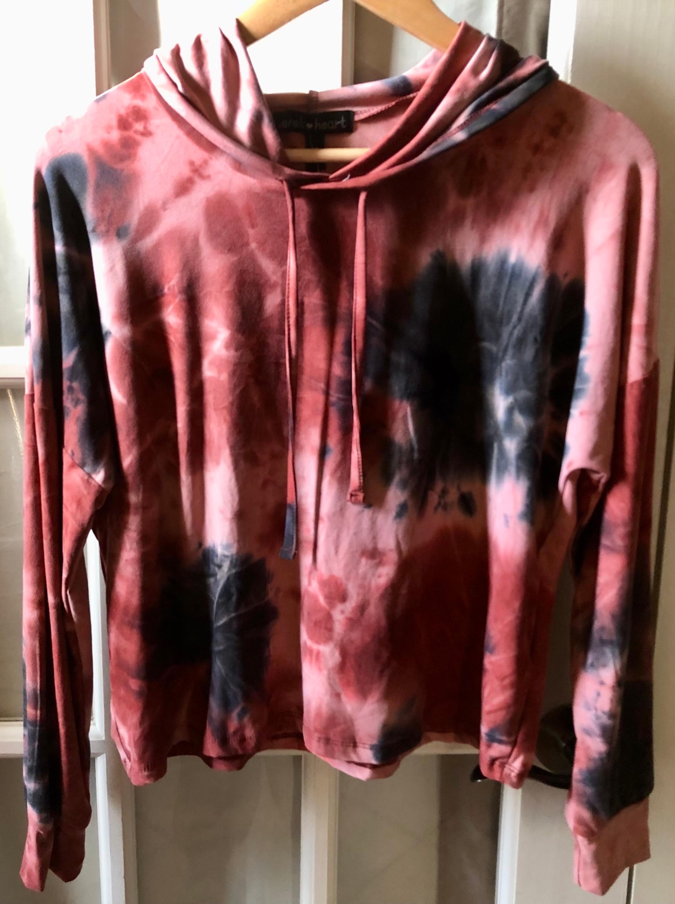 Derek Heart long sleeve tie dye cropped pullover Hoodie