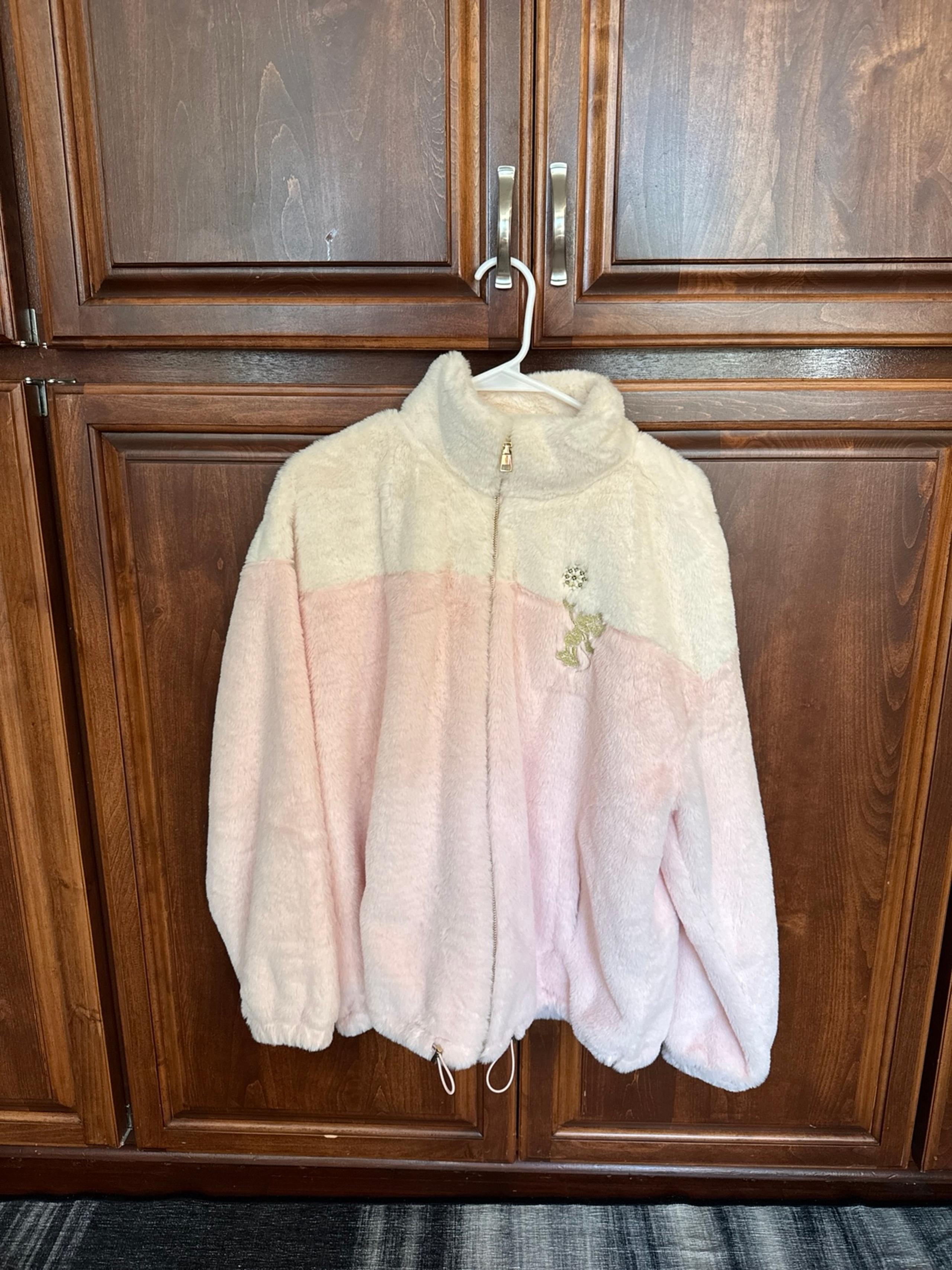 Disney Parks Minnie Mouse Soft Fluffy Jacket Size Large