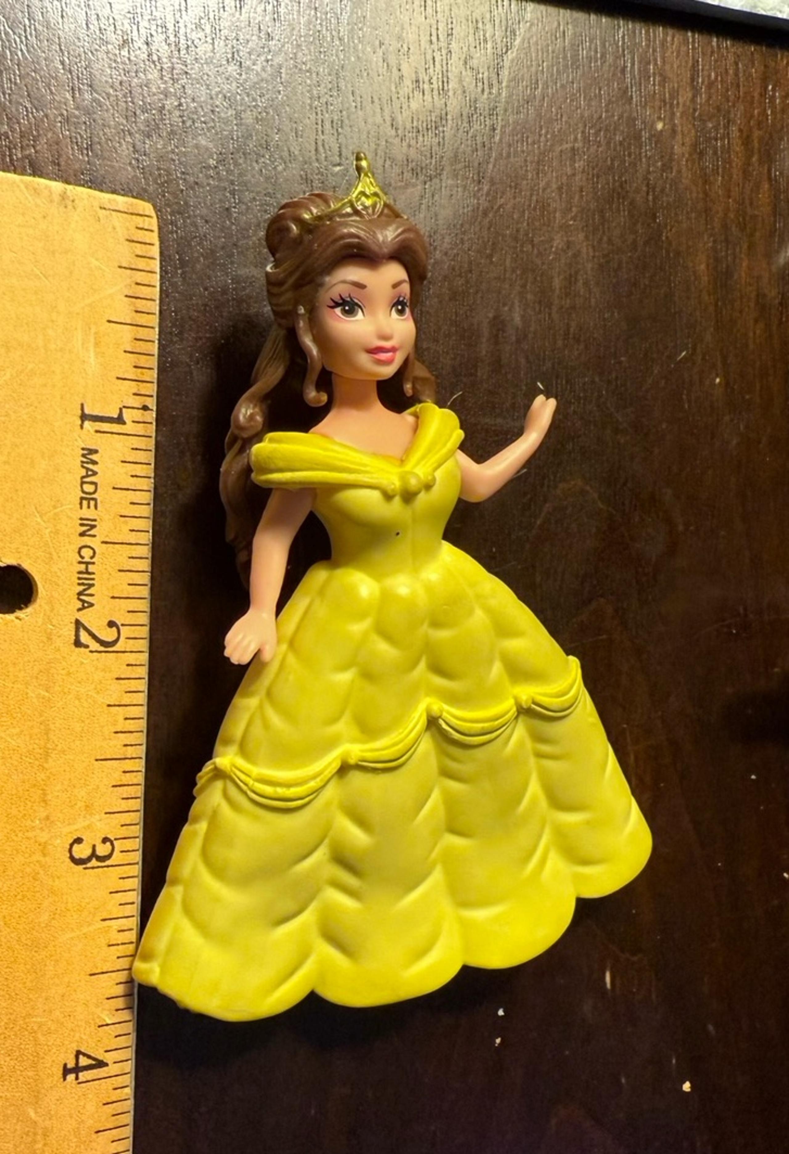 Polly Pocket 3.5” Princess Belle w/ 2dresses and cape