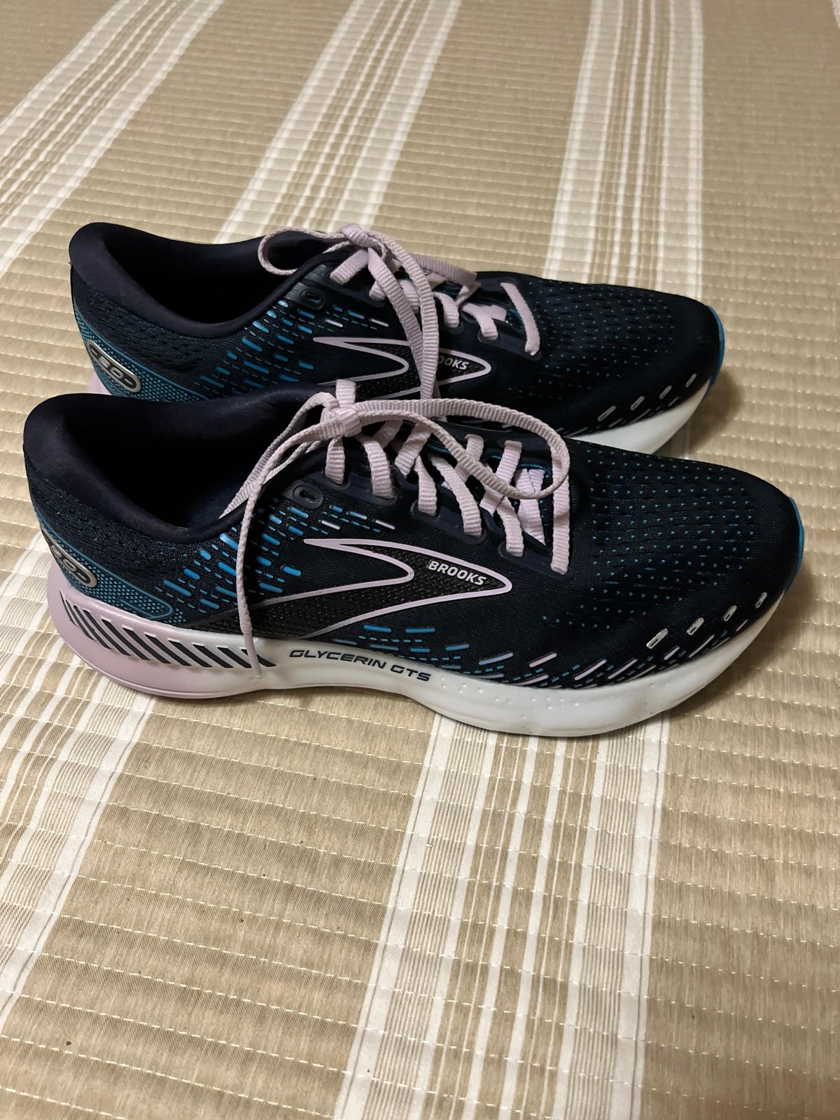 NEW Brooks Glycerin GTS 20 Running Shoe Navy/ White, Women's size 9
