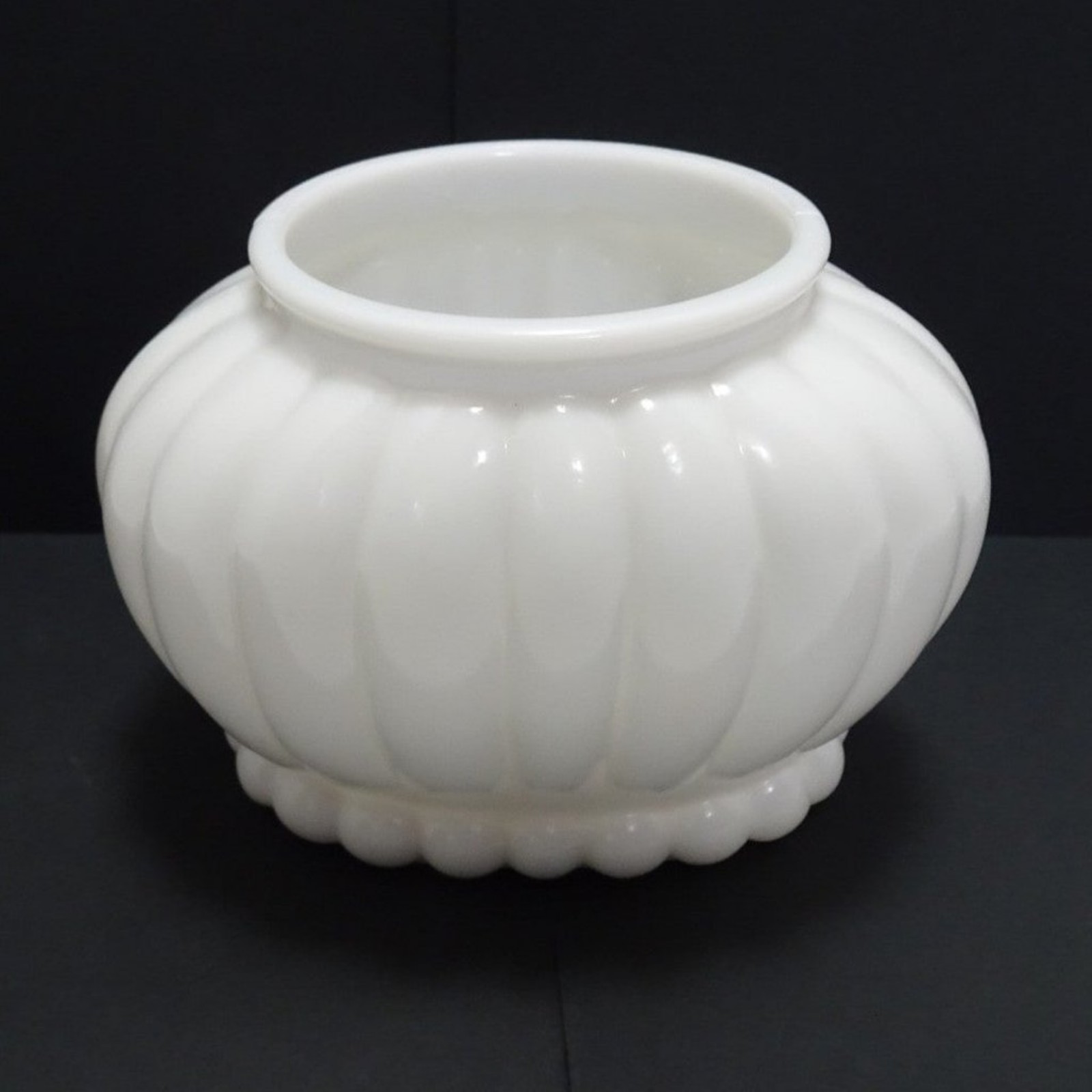 VTG White Milk Glass Oval Floral Vase Wedding 1960's Home Decor Flower Floral