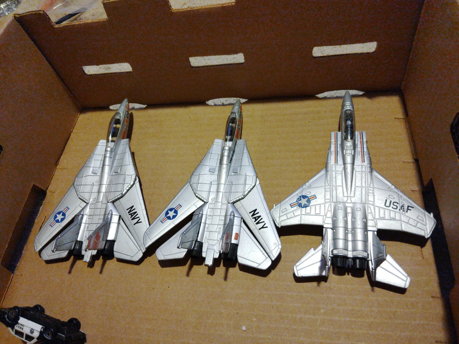 3 1986 ERTL Diecast Airplanes