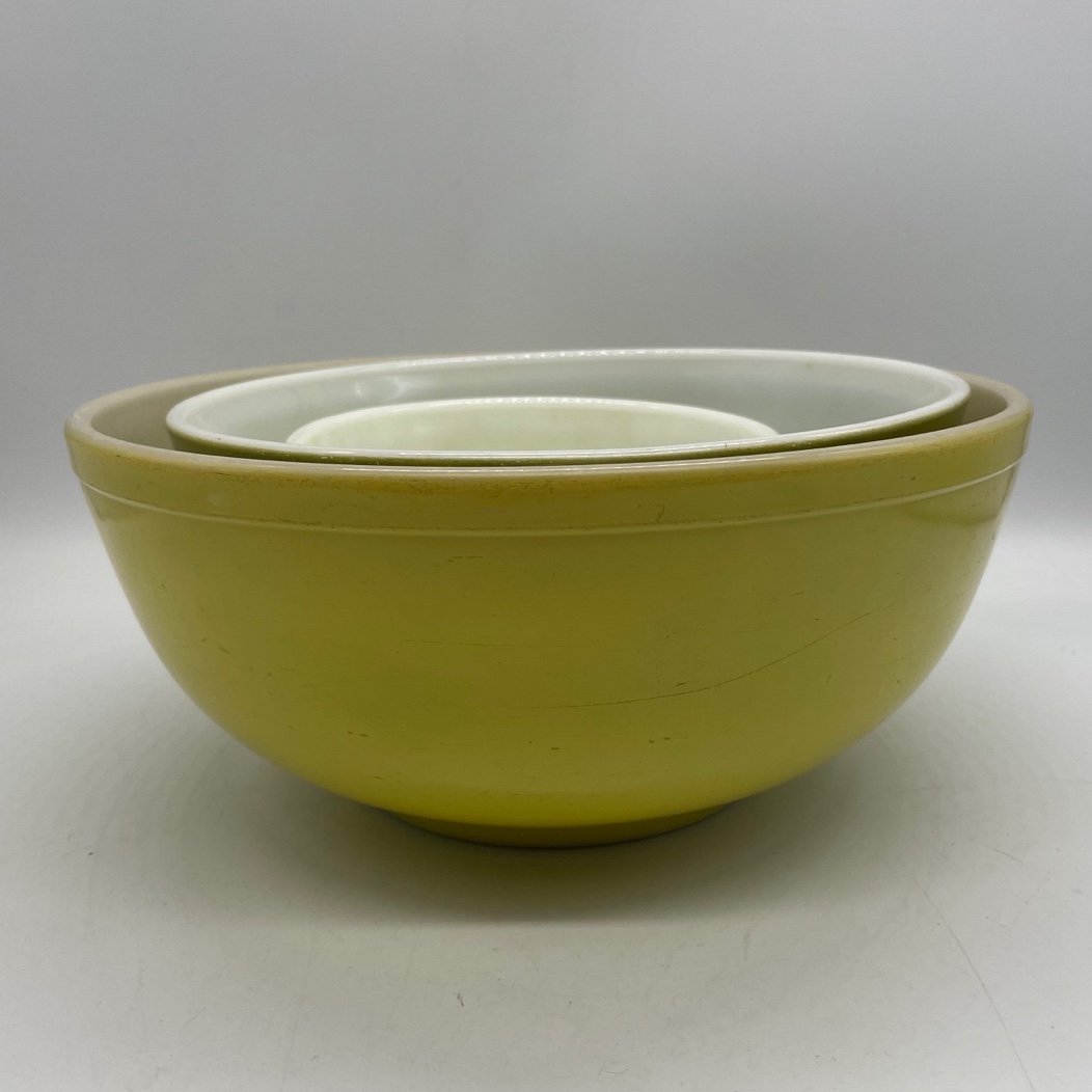 Vintage Pyrex Yellow AvocaVintage Pyrex Yellow Avocado Mixing Bowl Set of Three