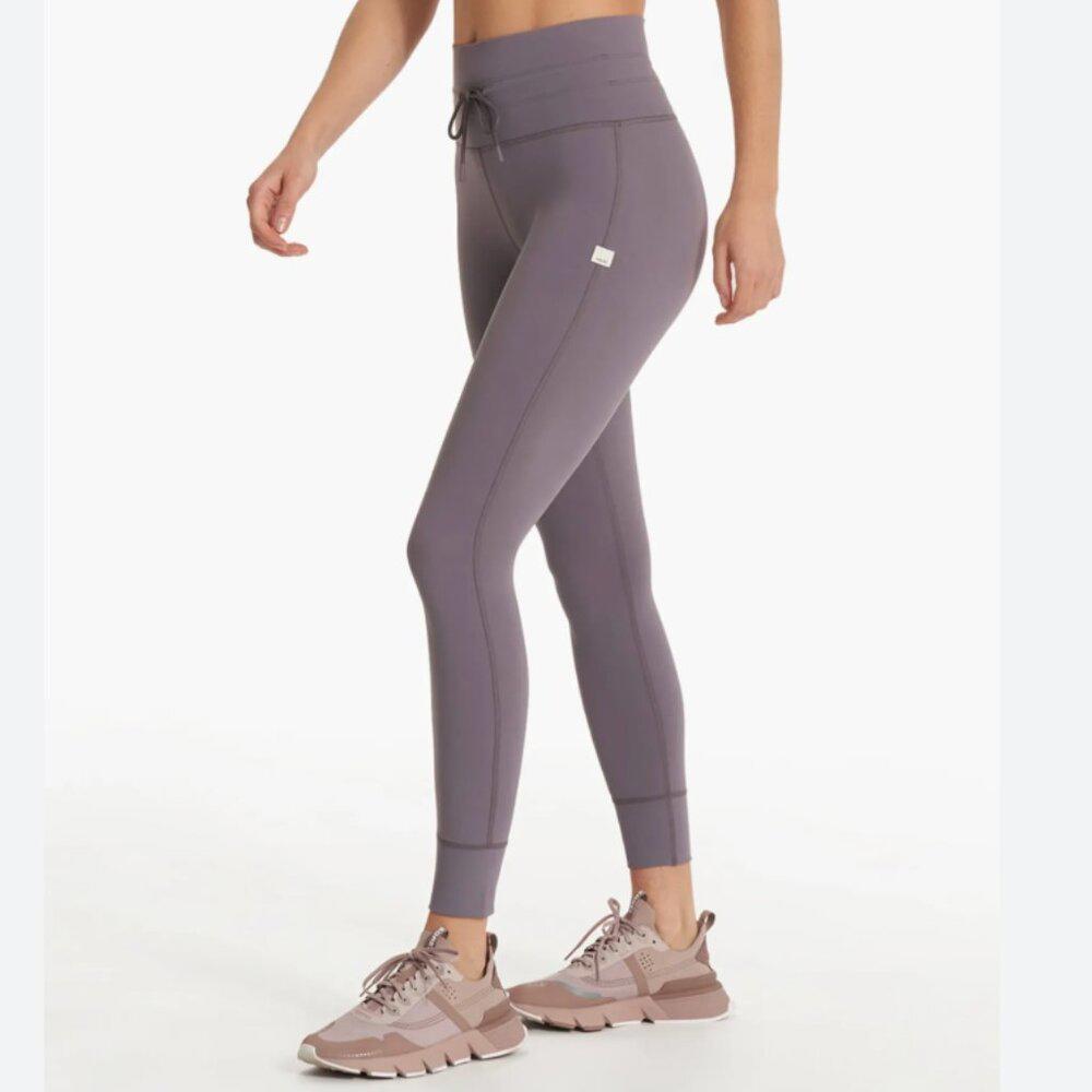 Vuori Women's Daily Leggings in Sawyer Purple Size Medium