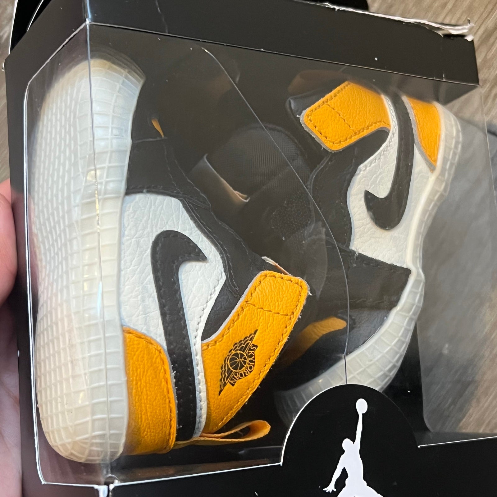 Jordan 1 crib shoes