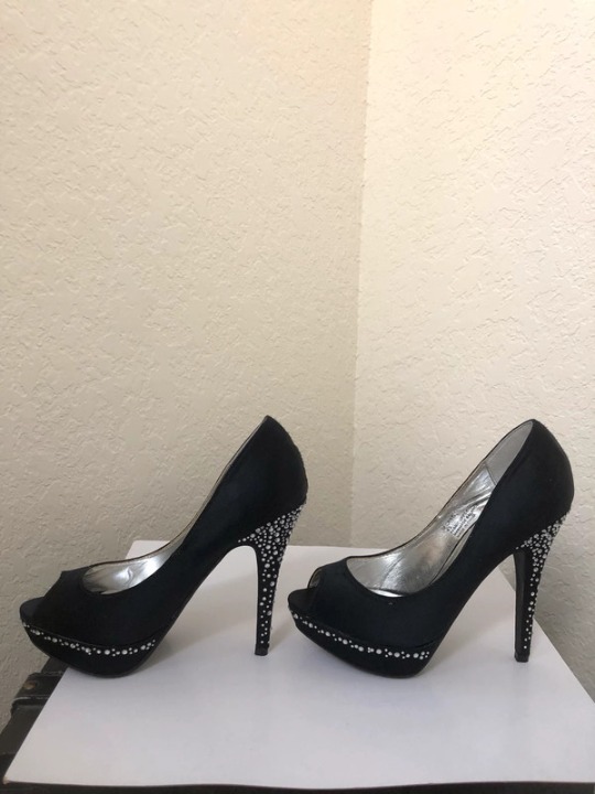 Steve Madden Peep Toe Dress Pumps with Rhinestones Sz 6.5