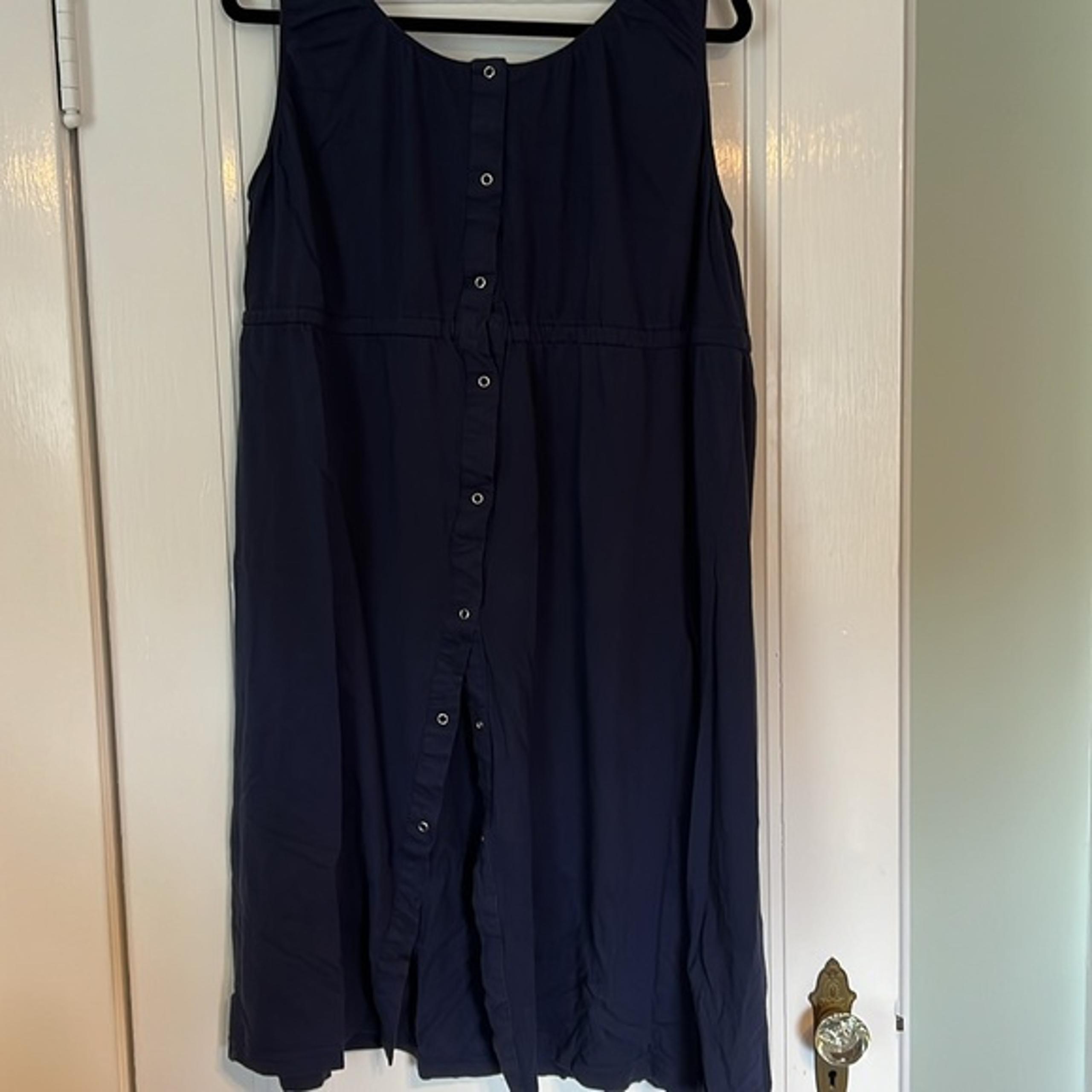 Birthing/nursing/postpartum gown, size XL. Perfect for in hospital to labor
