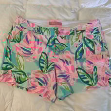 Lilly Pulitzer knit Callahan shorts size 8 NWT