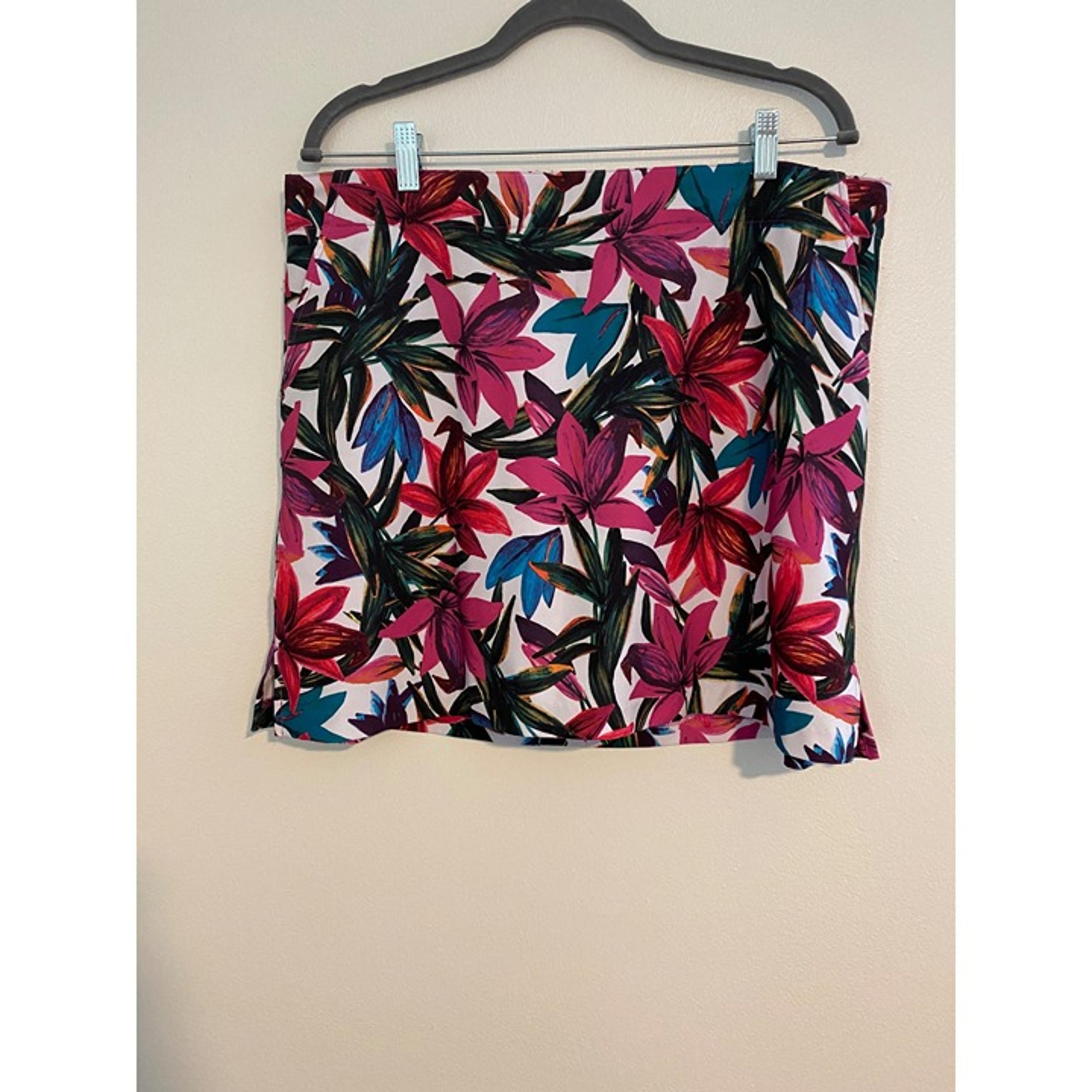 Lady Hagen Women's Floral Print Skort Size 14 90% Polyester 10% Spandex Pockets