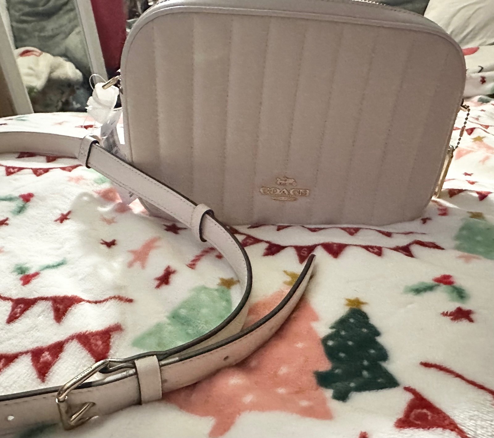 Authentic Coach White Crossboday women’s handbag