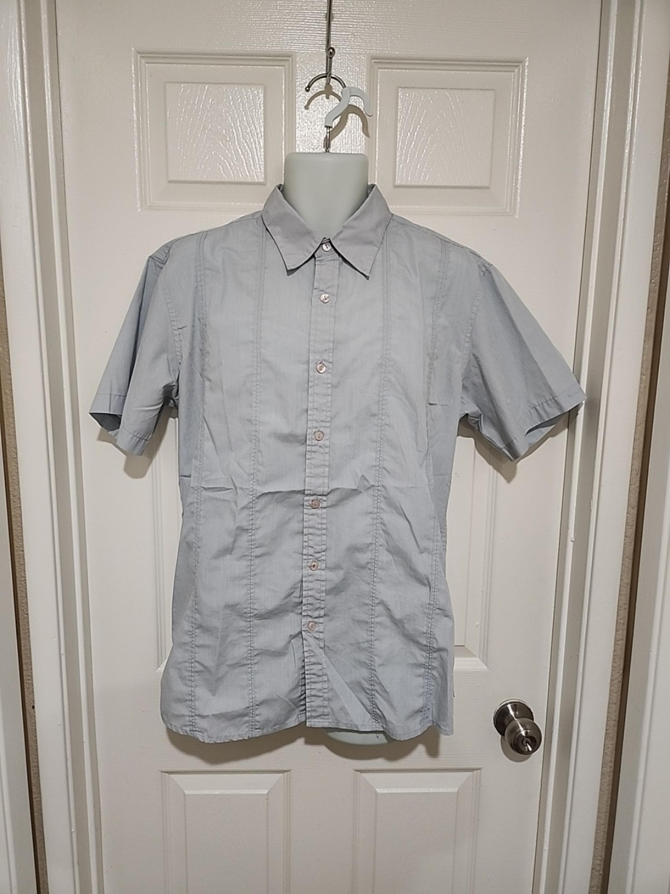 Ambiguous Men's Blue Short Sleeves Button Up Shirt 

Size XLARGE