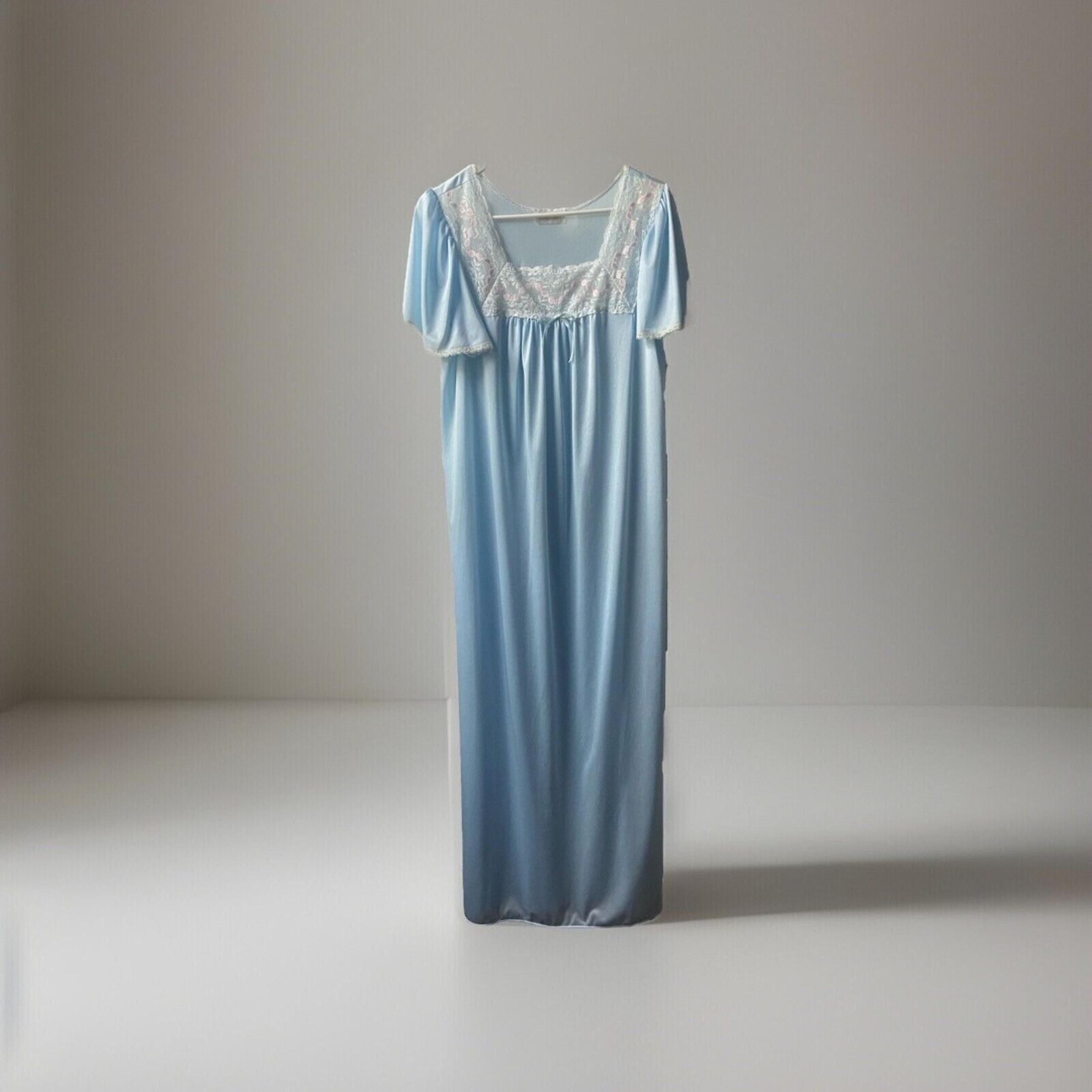 Vanity Fair USA Sleeping Gown Womens Size Medium Short Sleeved Long Square Neck