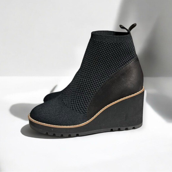 NEW Eileen Fisher Black Quill Platform Wedge Bootie Size 8.5.