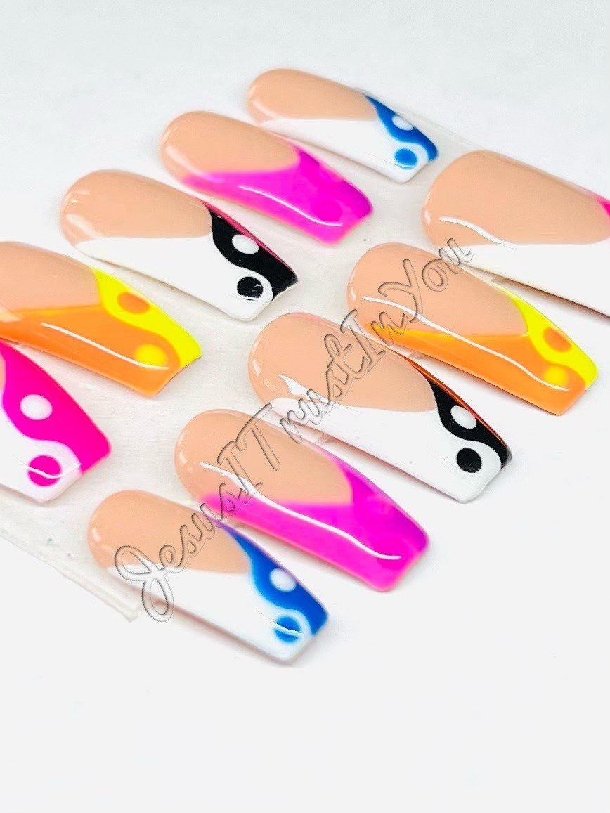MEDIUM -BALANCE-Gel Press on Nails
