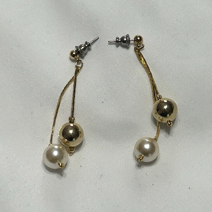 Vintage 14kt Gold Post Dangle Earrings with Pearls and Gold Balls JE30