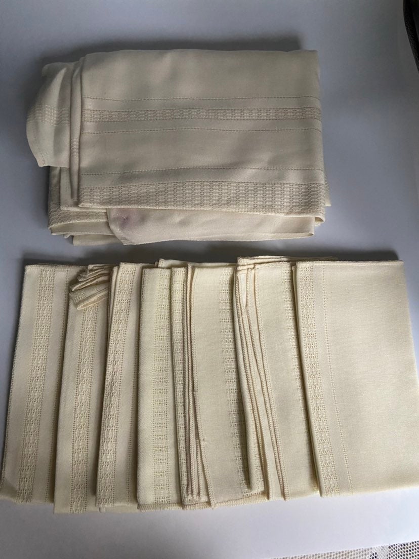 Vintage White Tablecloth and Napkins Set