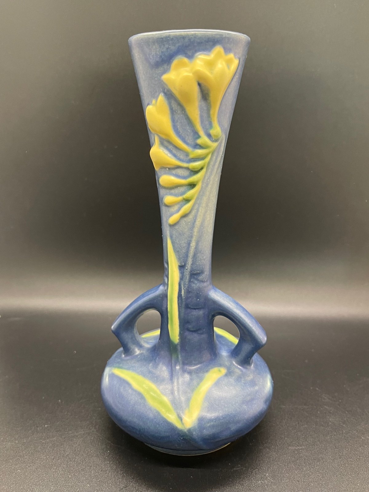 Roseville Freesia 1945 Vintage Mid Century Modern Pottery Blue Bud Vase 195-7