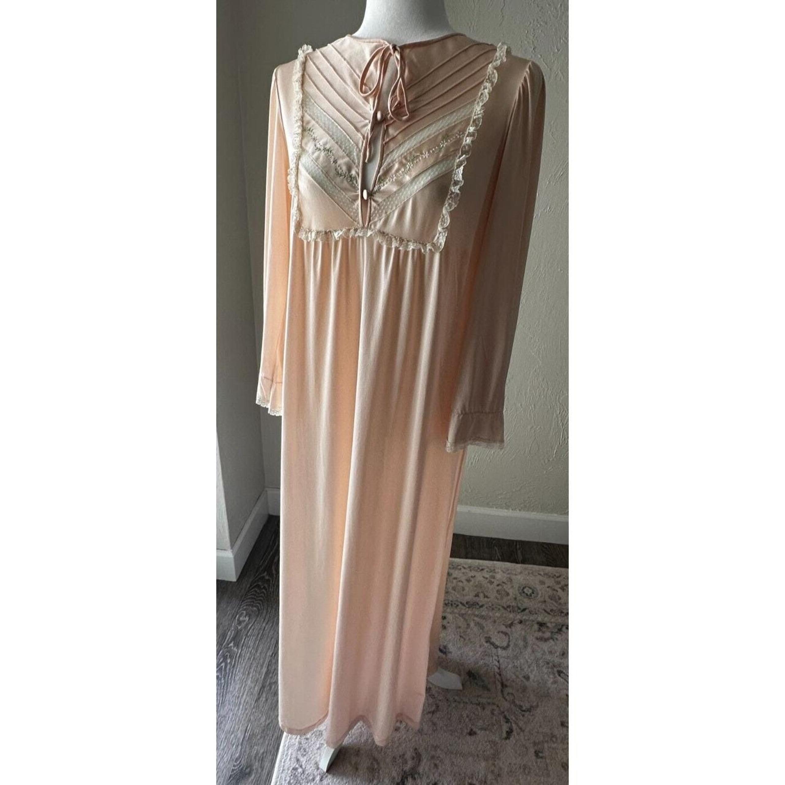 Stunning Vtg GOSSARD ARTEMIS Peach Nylon & Ruffles Nightgown Size Small