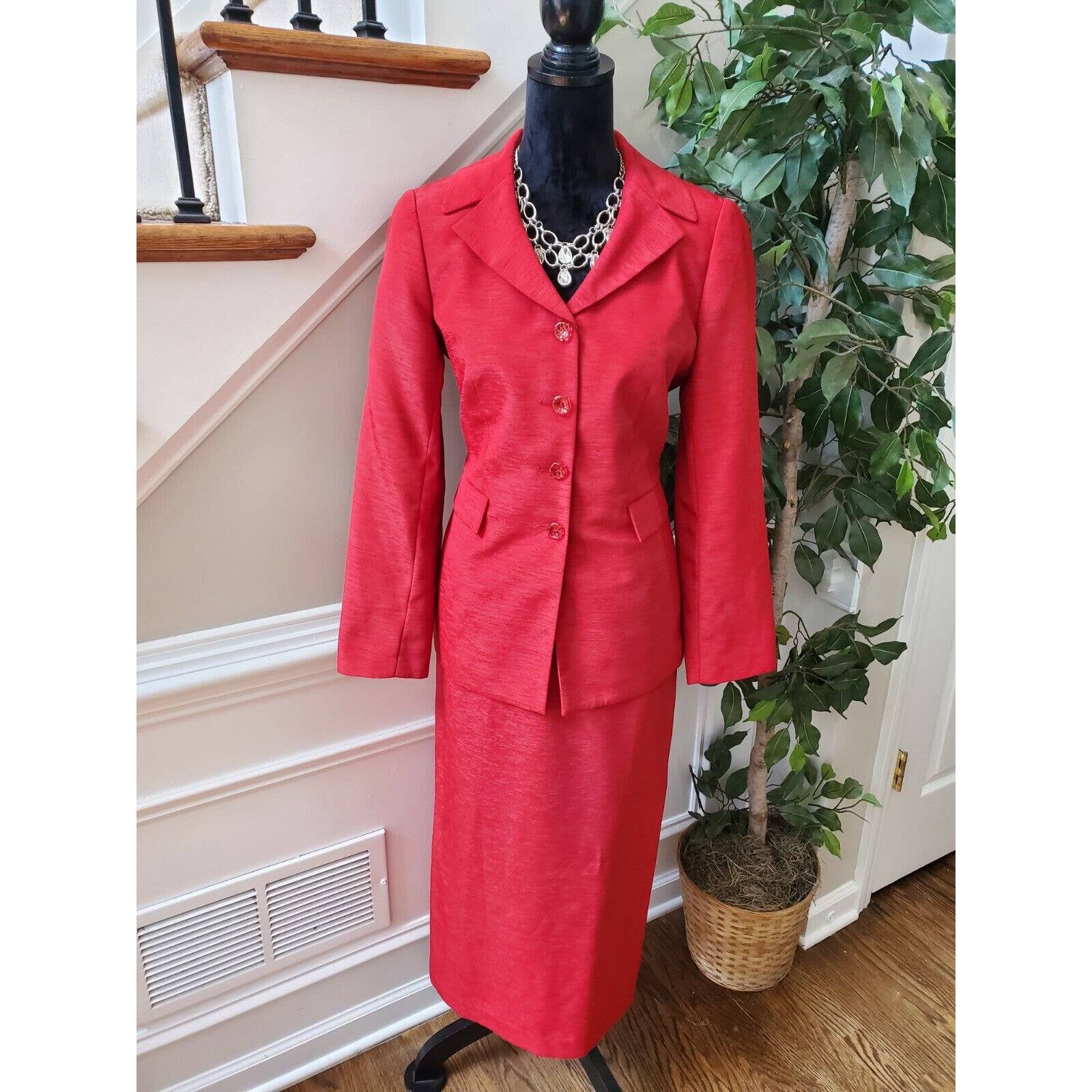 Emily Women's Red Polyester Single Breasted Blazer & Skirt 2 Piece Suit Size 8