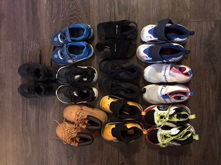 10 pair of 8c shoes
