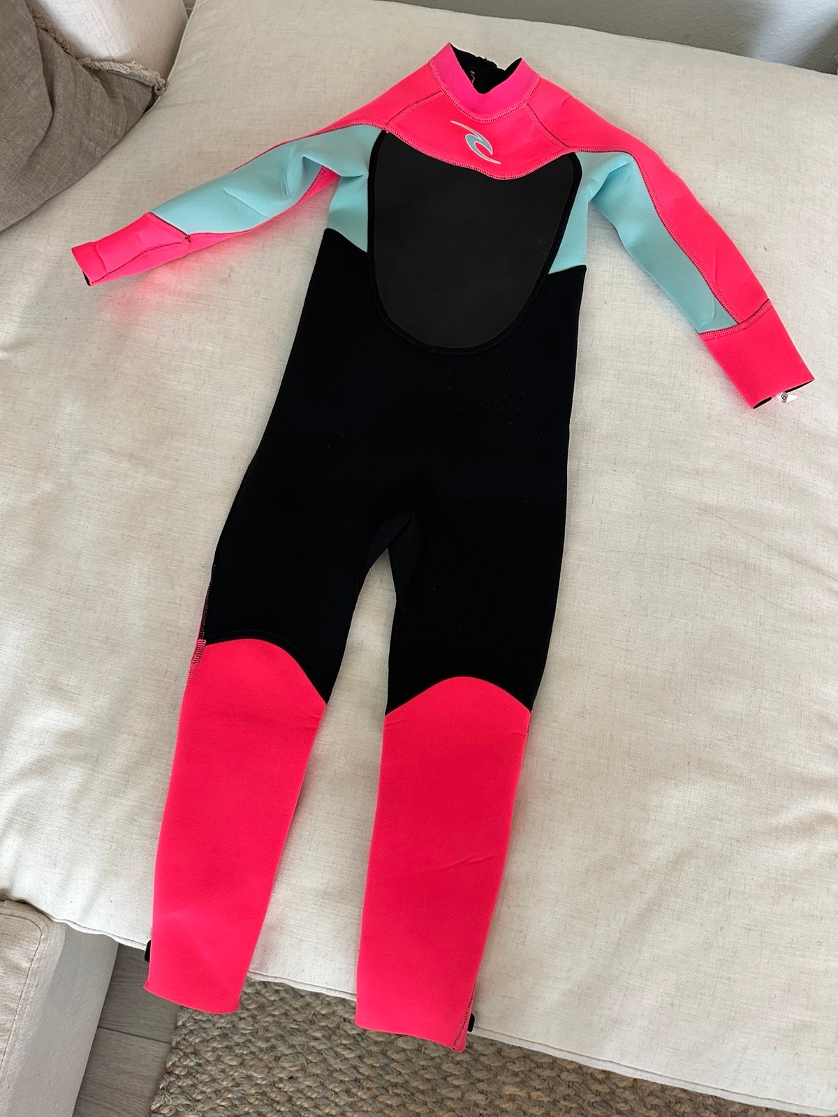 Size 6 Girls Ripcurl Dawn Patrol 3.2 full wetsuit
