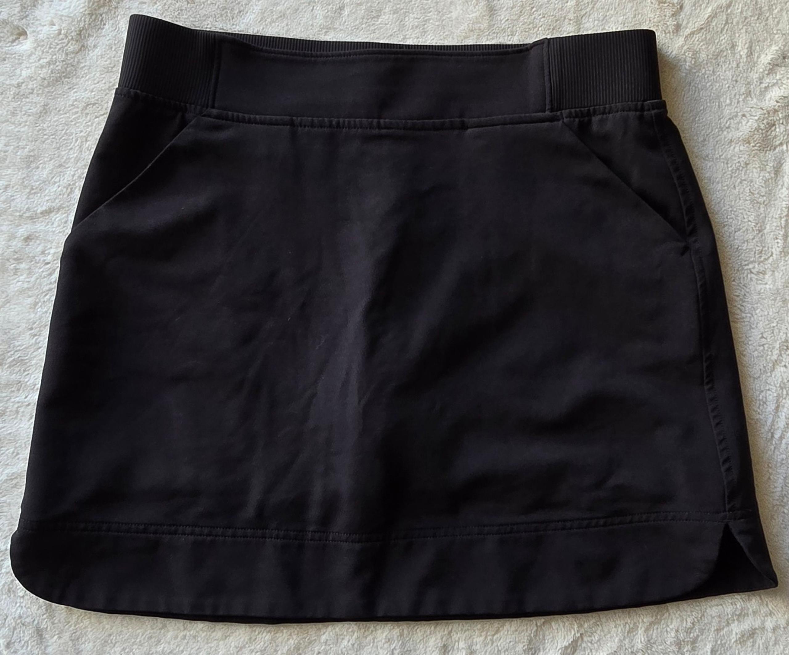 32 Degrees womens black Skort,Size small.