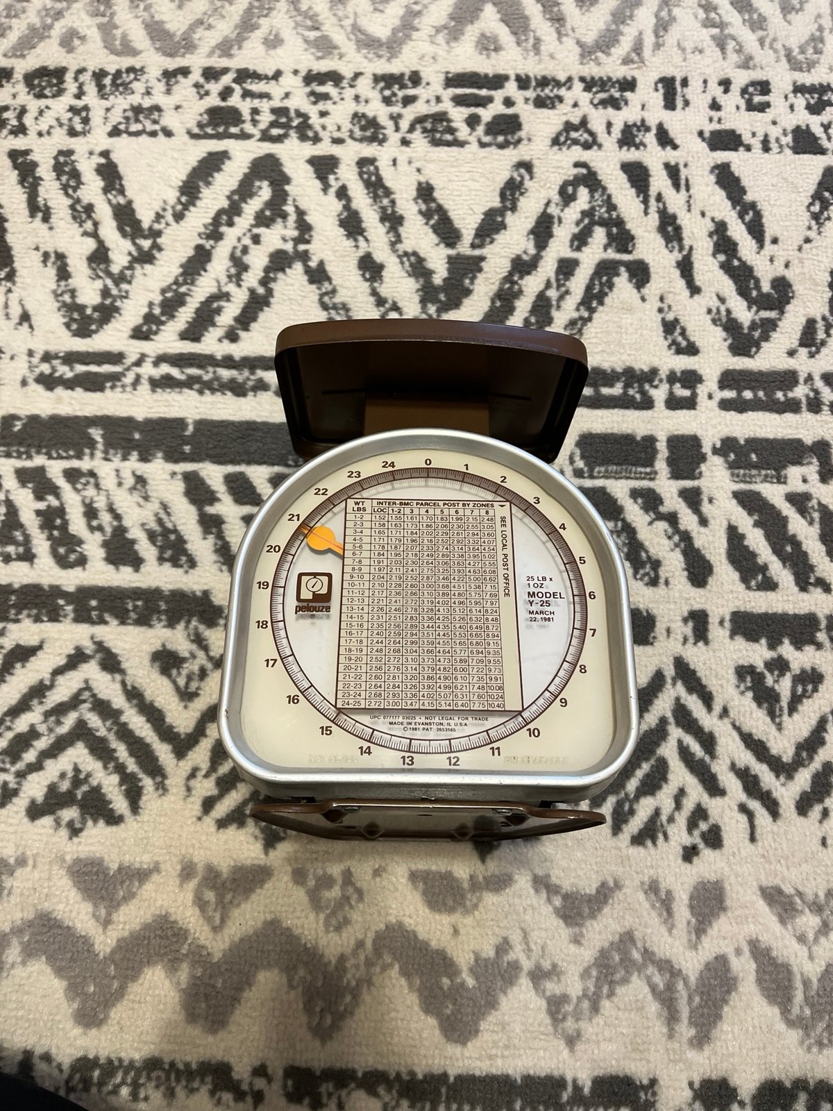 Pelouze Model Y-25 1981 Shipping Scale