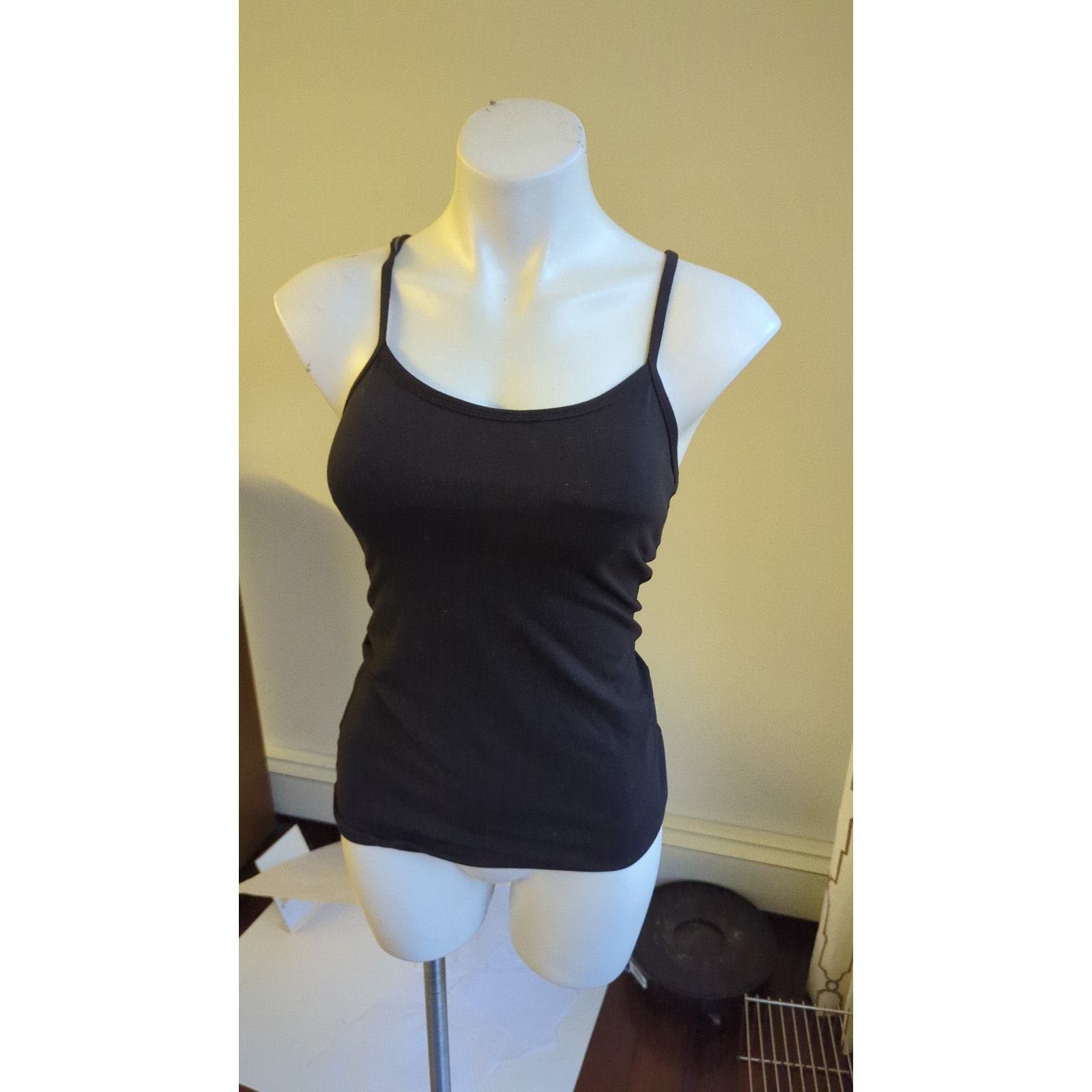 Lululemon size 4 black cross racerback tank top