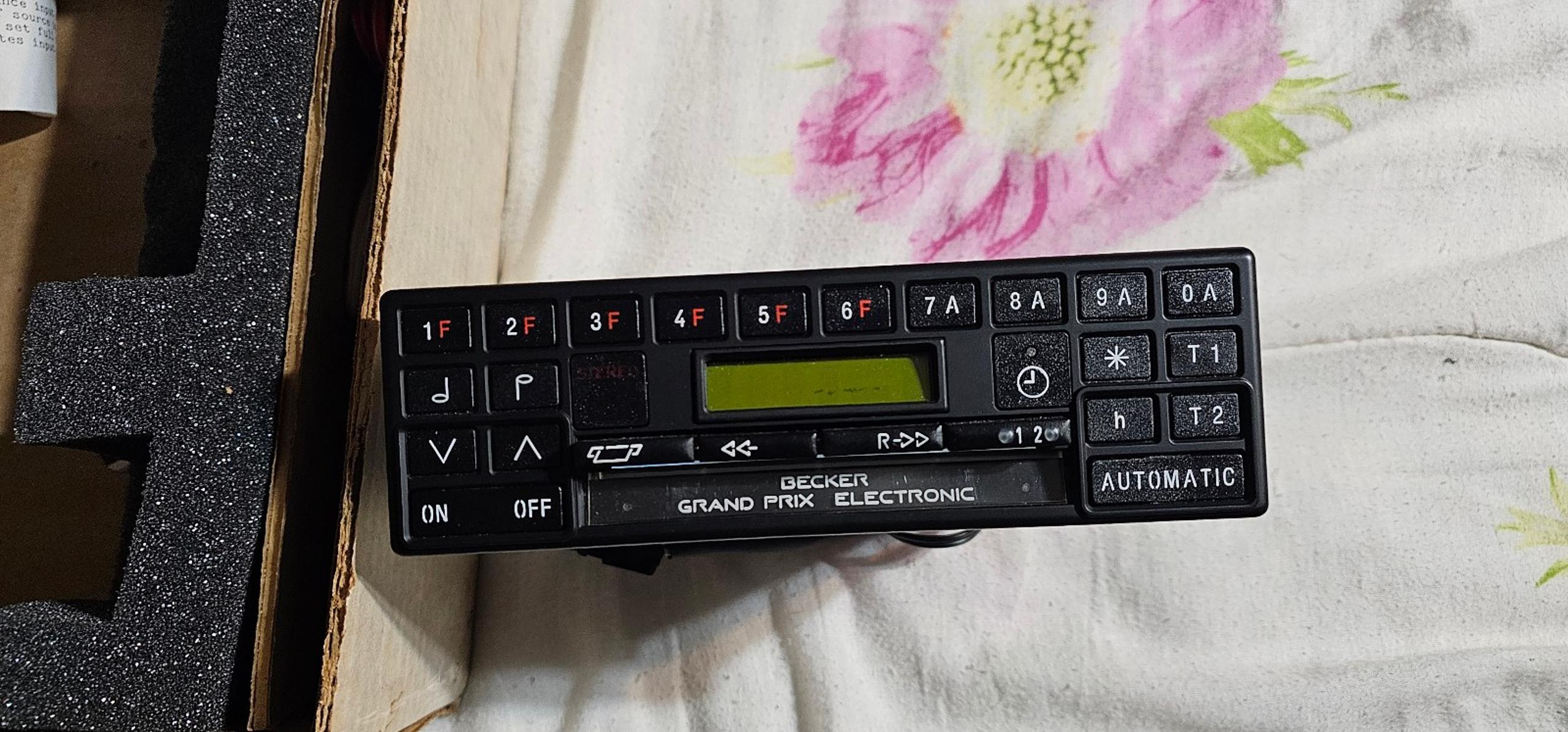 Mercedes Benz SL R107 Becker Grand Prix Electronic AM/FM Cassette Car radio