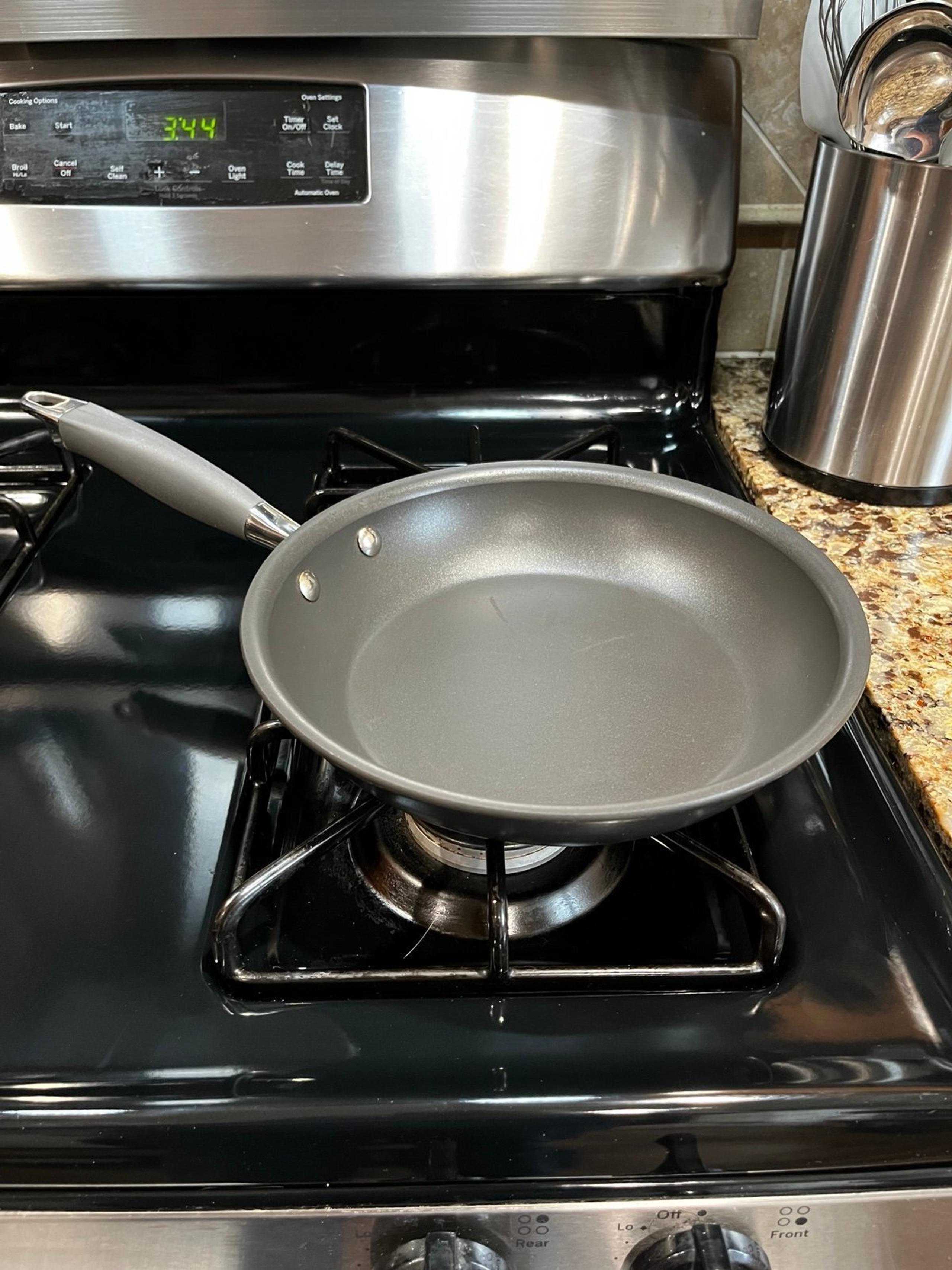 Anolon Advanced Non Stick 10” pan, EUC