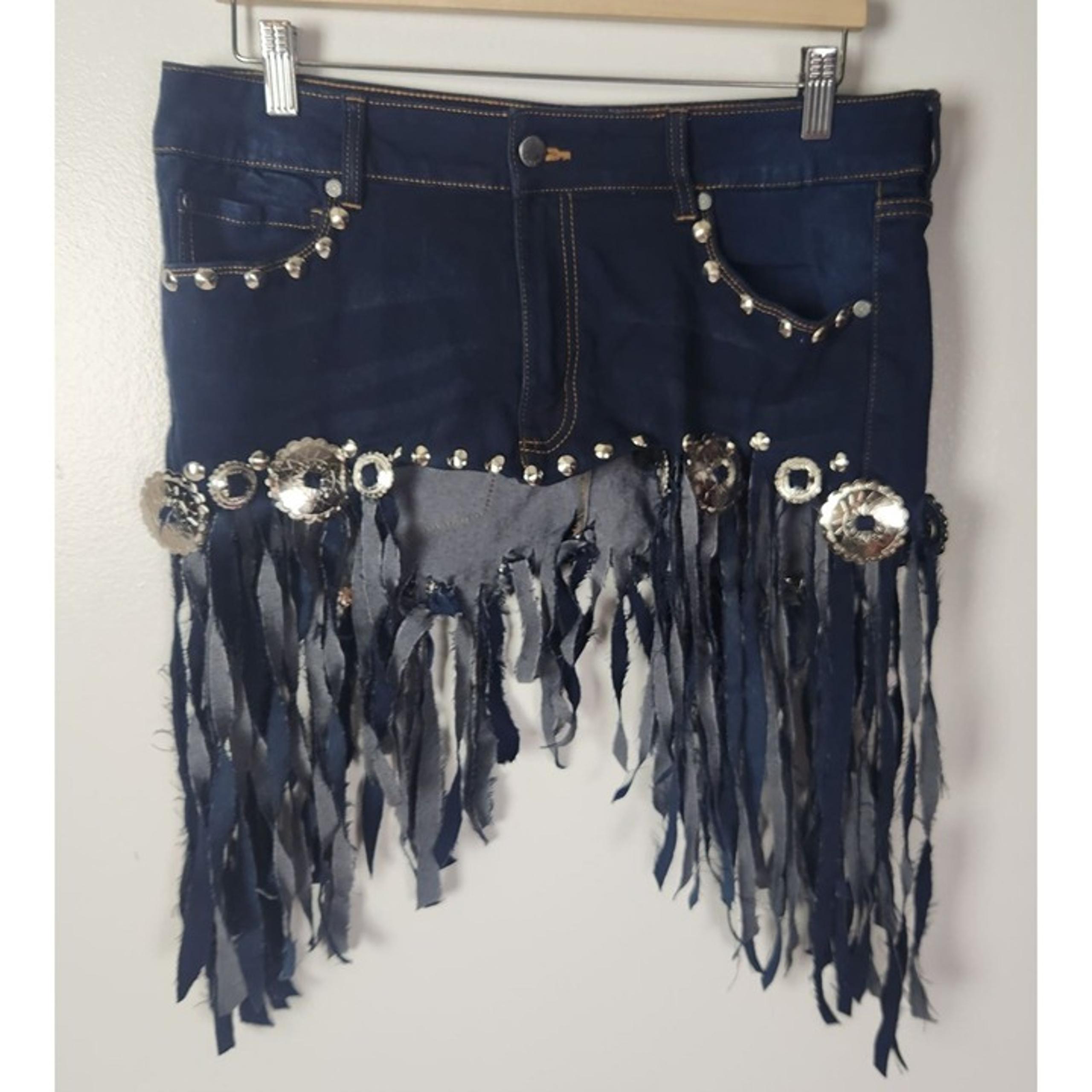 Tahari Women's Sz.14/32 Mini Western Fringe Denim Skirt